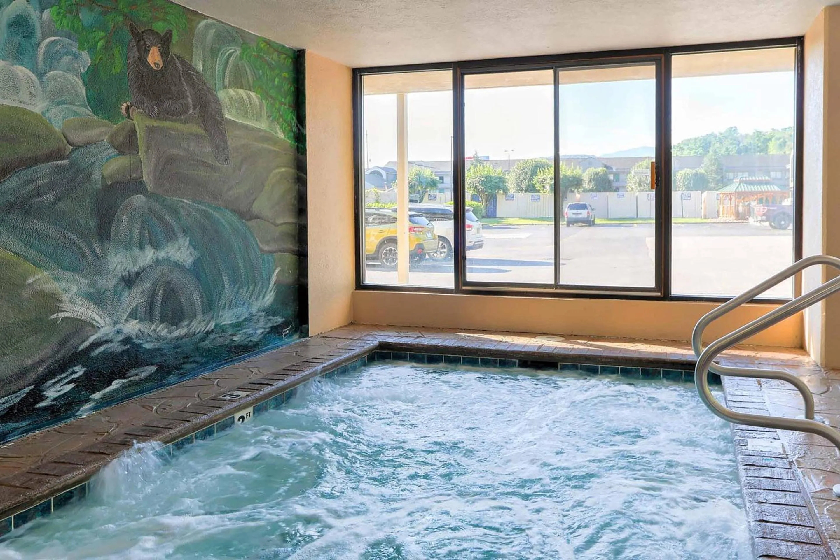 Swimming pool in Comfort Inn & Suites at Dollywood Lane