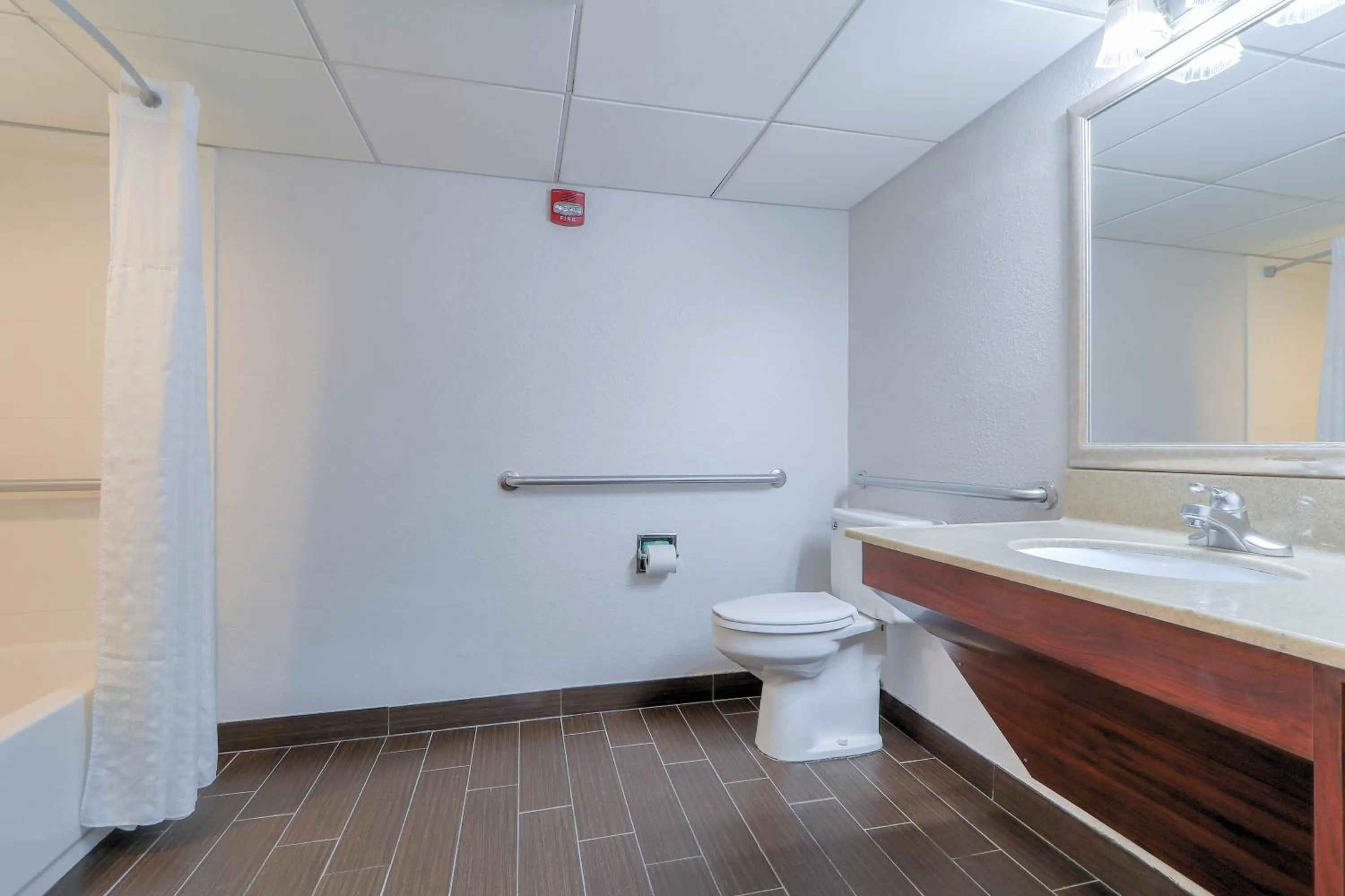 Bathroom in Comfort Inn & Suites at Dollywood Lane