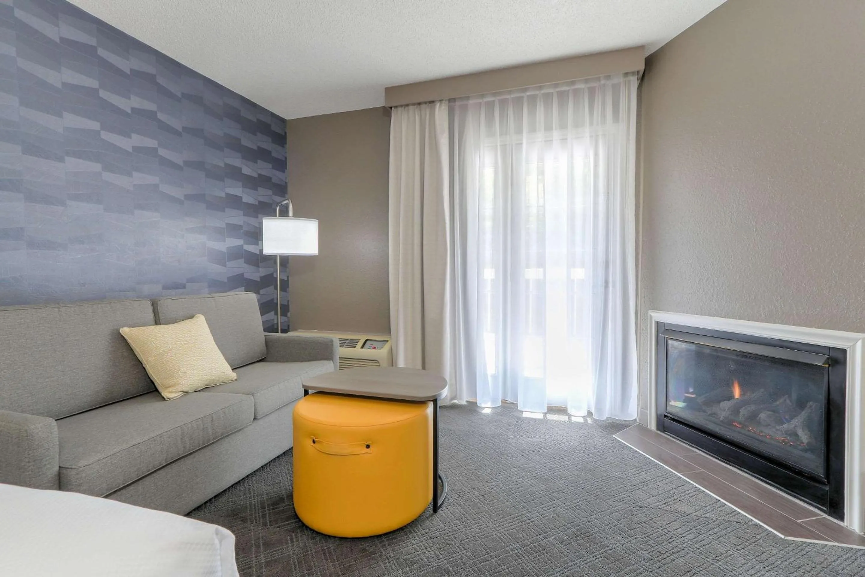 Bedroom in Comfort Inn & Suites at Dollywood Lane