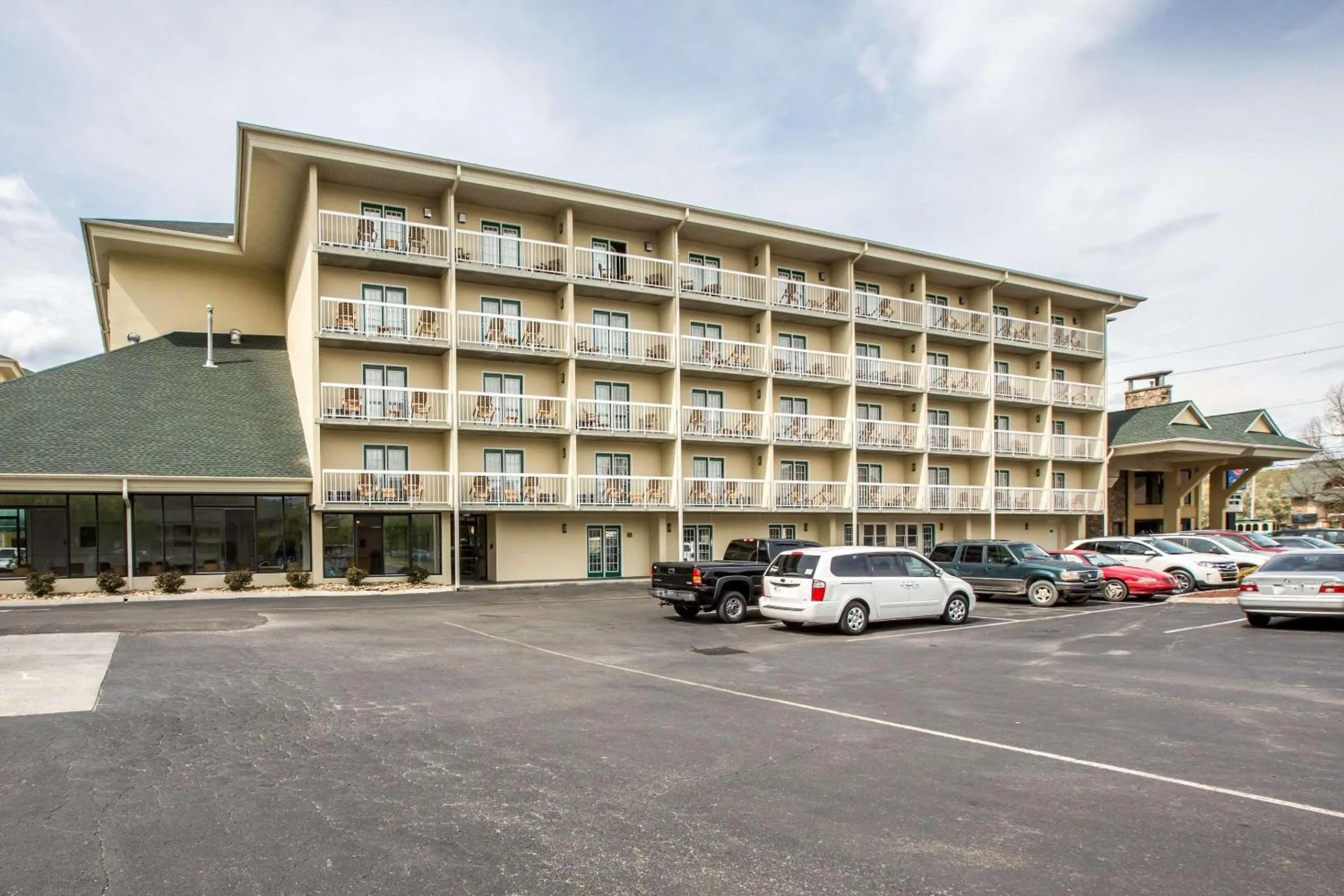 Property building in Comfort Inn & Suites at Dollywood Lane