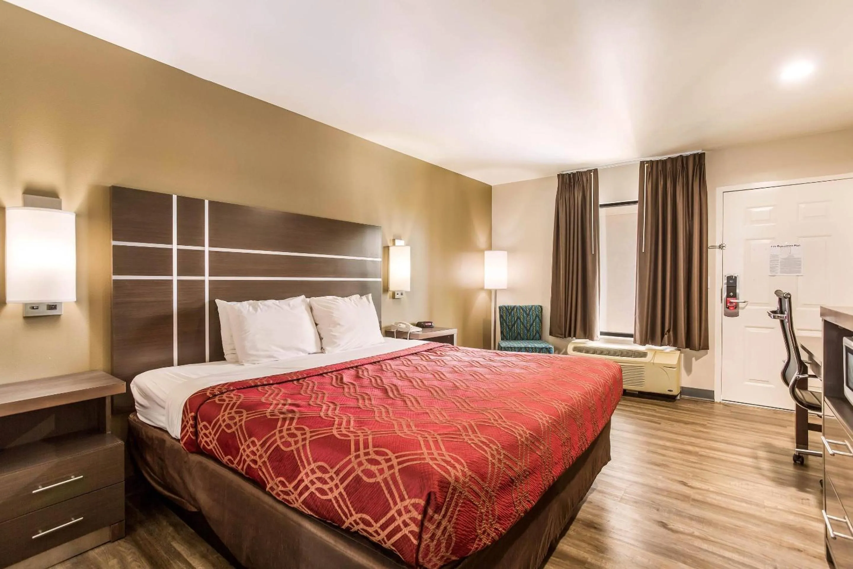 Bedroom, Bed in Econo Lodge Inn & Suites Murfreesboro Shopping District