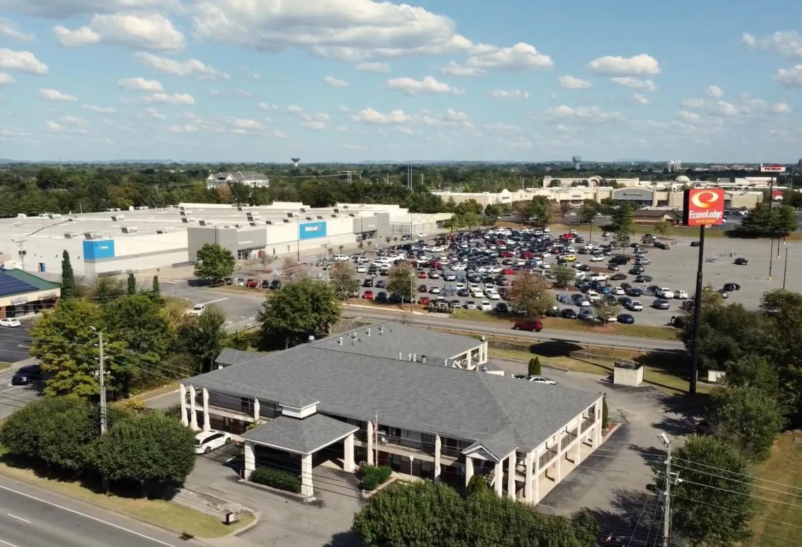 Property building in Econo Lodge Inn & Suites Murfreesboro Shopping District