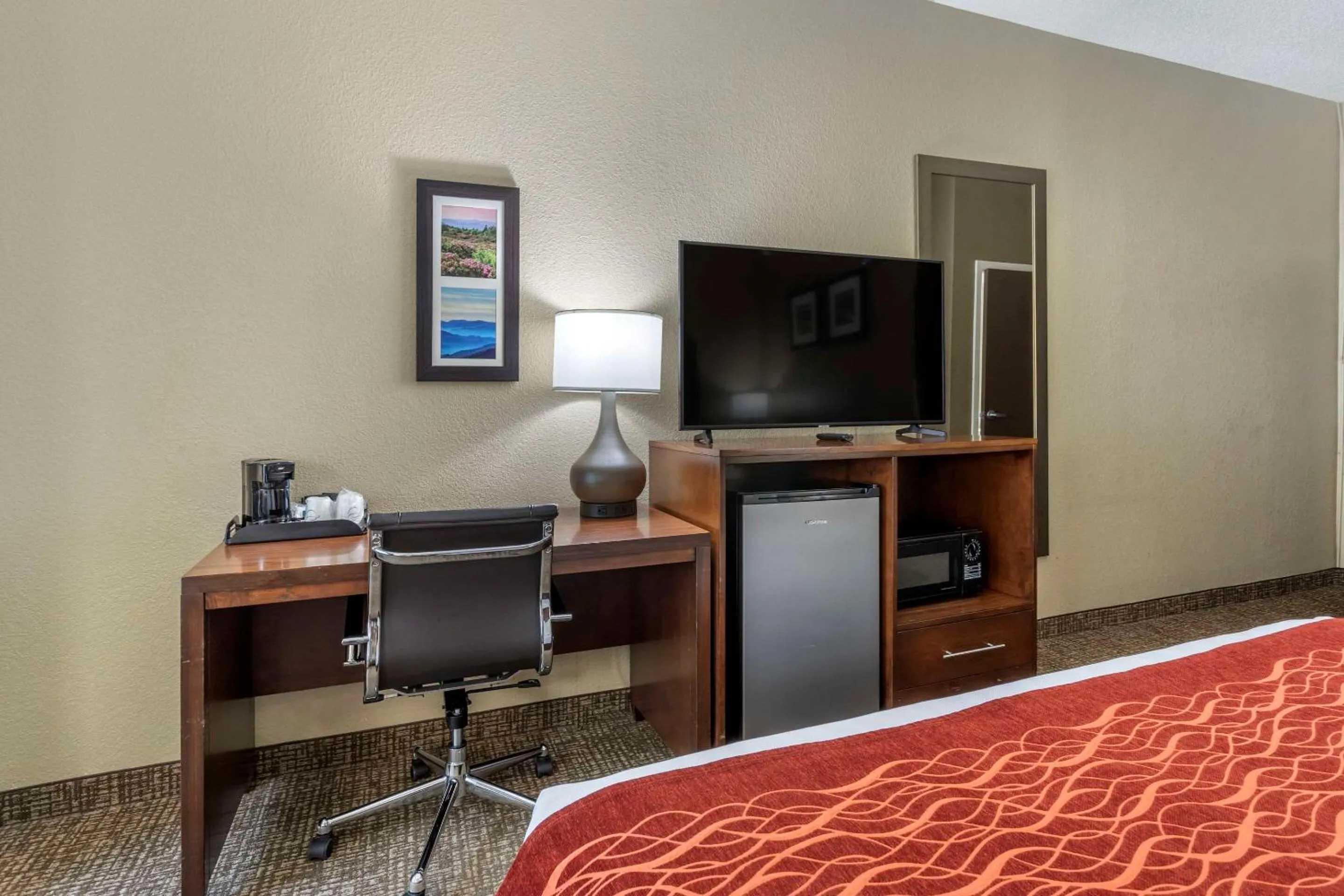 Bedroom, Bed in Comfort Inn South