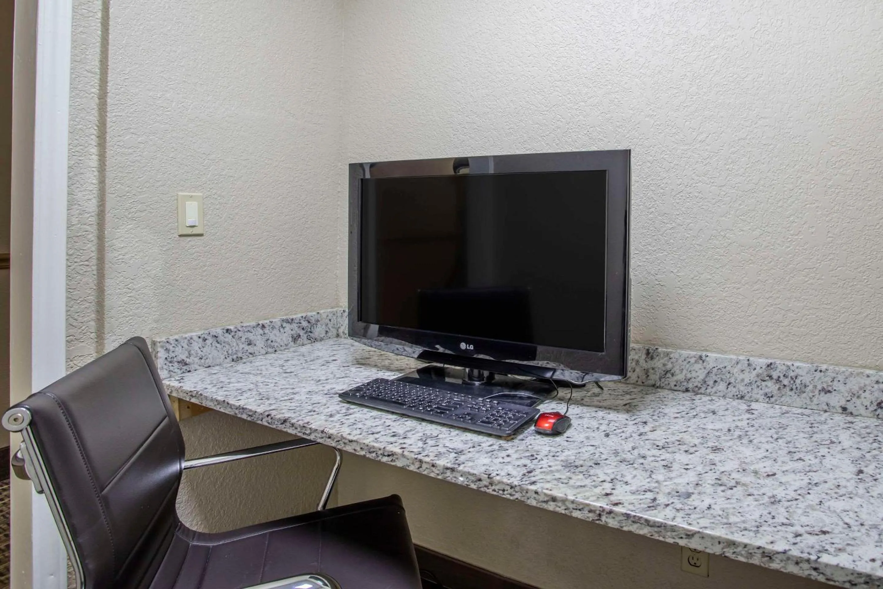 Business facilities in Comfort Inn South
