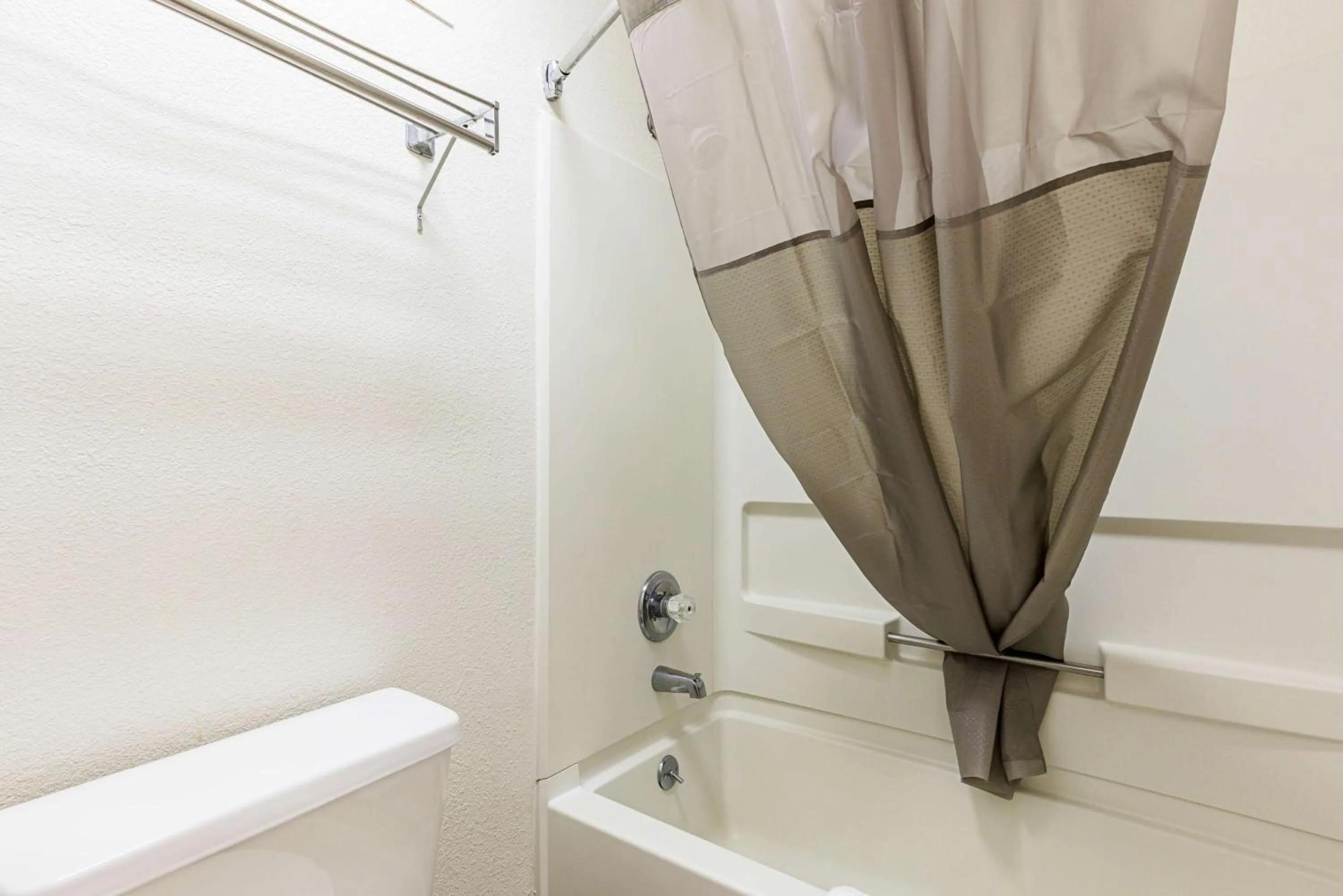 Bathroom in Motel 6-Covington, TN