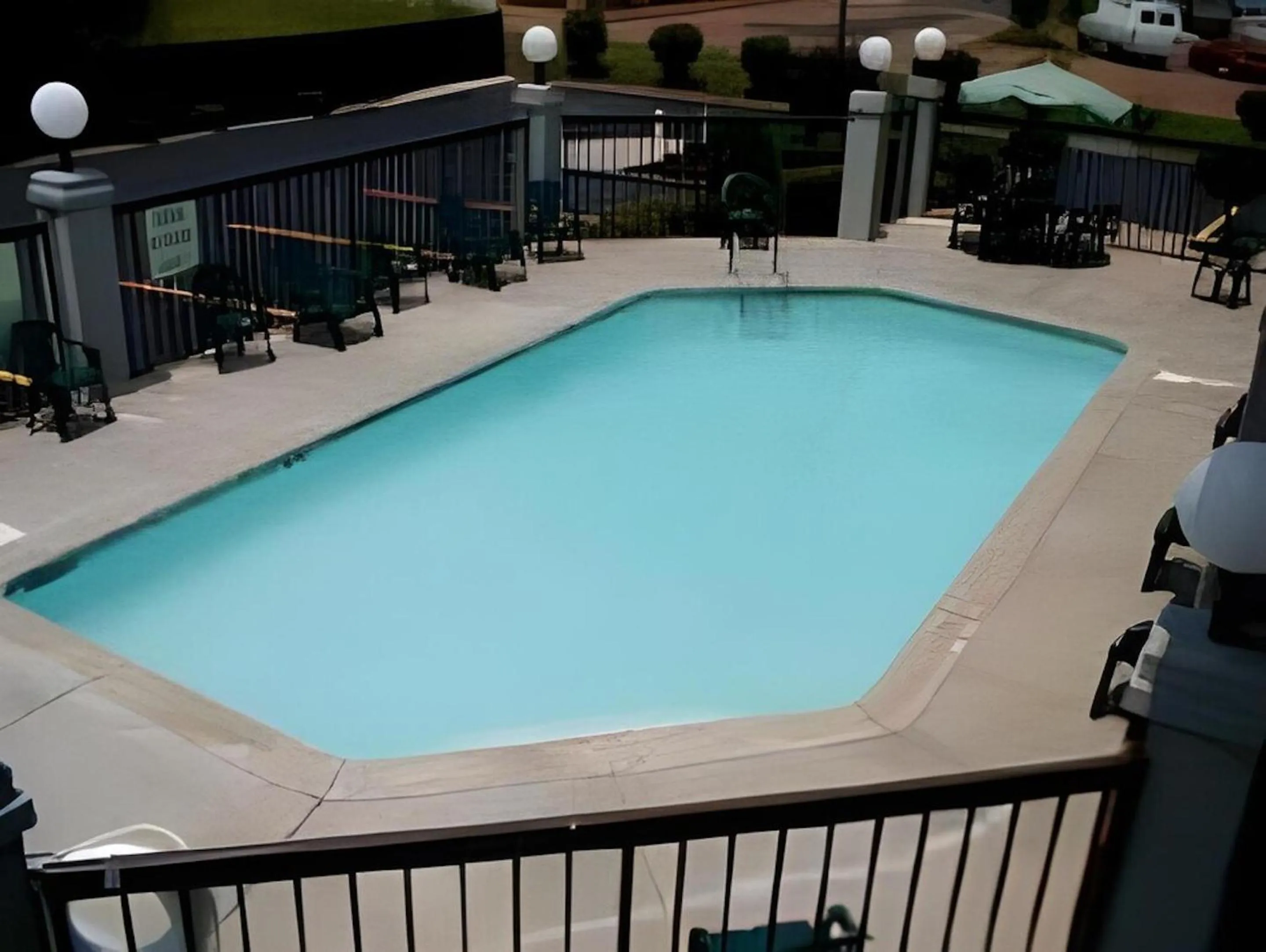 Swimming pool in Motel 6-Covington, TN