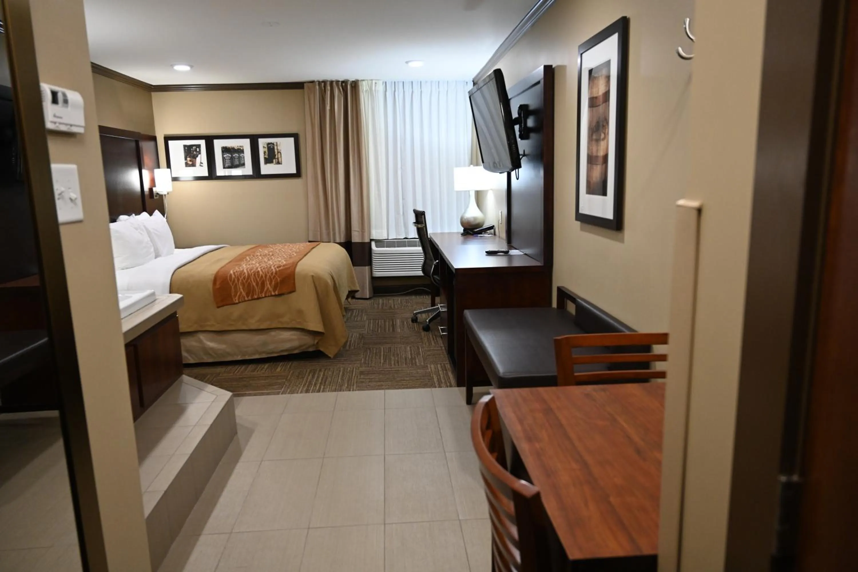 Living room, Seating Area in Giles Hotel Inn and Suites