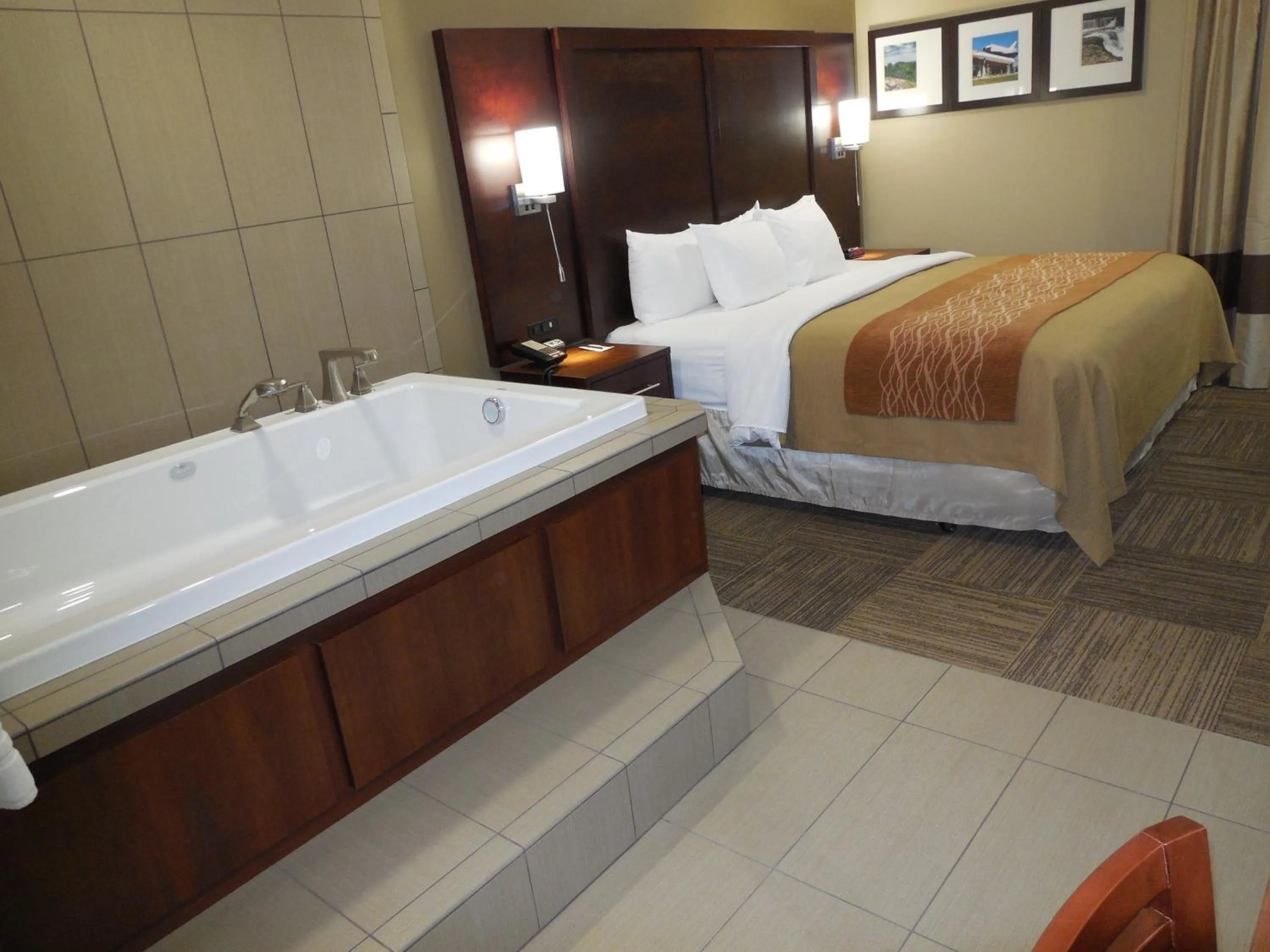 Photo of the whole room in Giles Hotel Inn and Suites