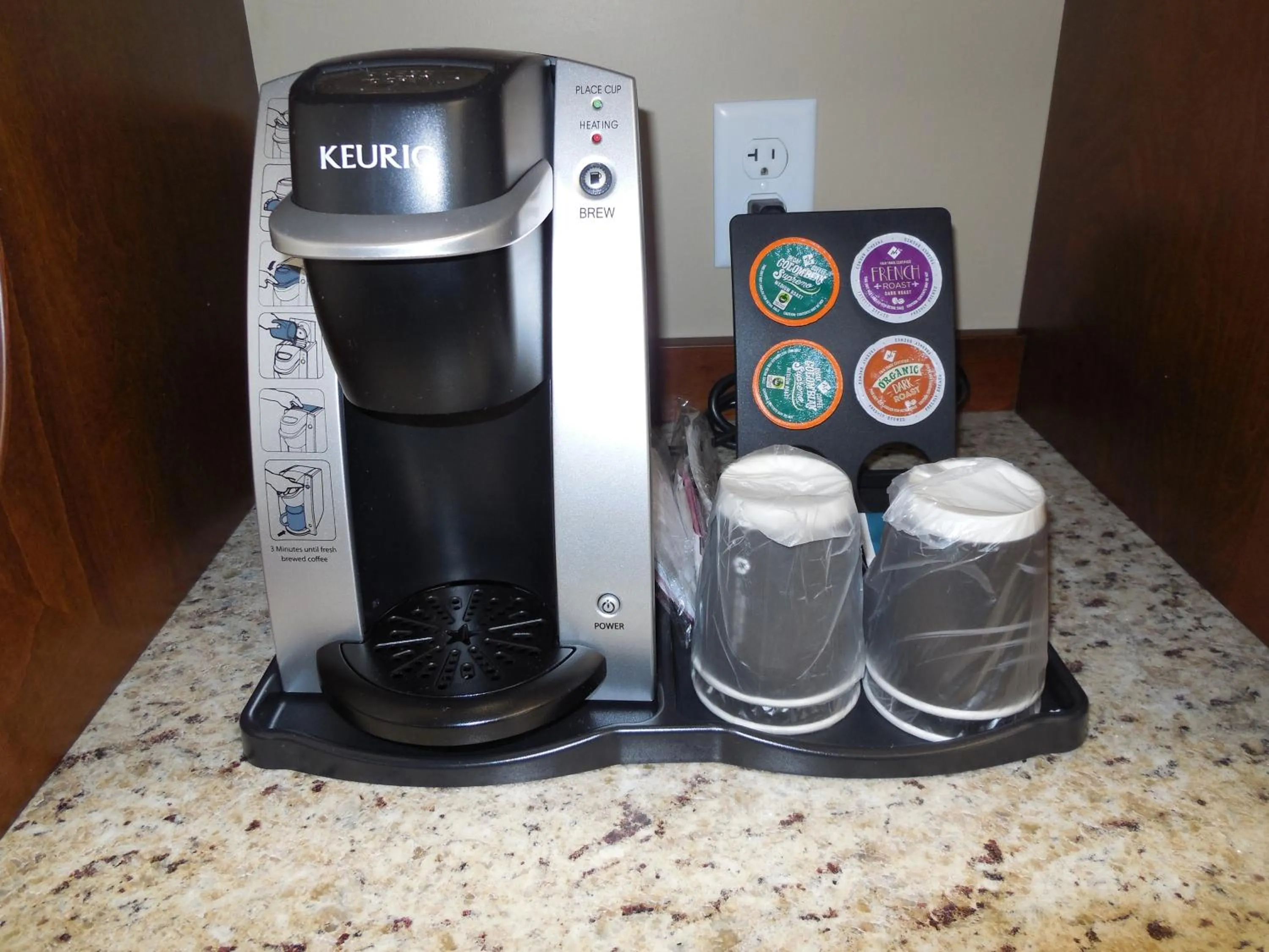 Coffee/Tea Facilities in Giles Hotel Inn and Suites