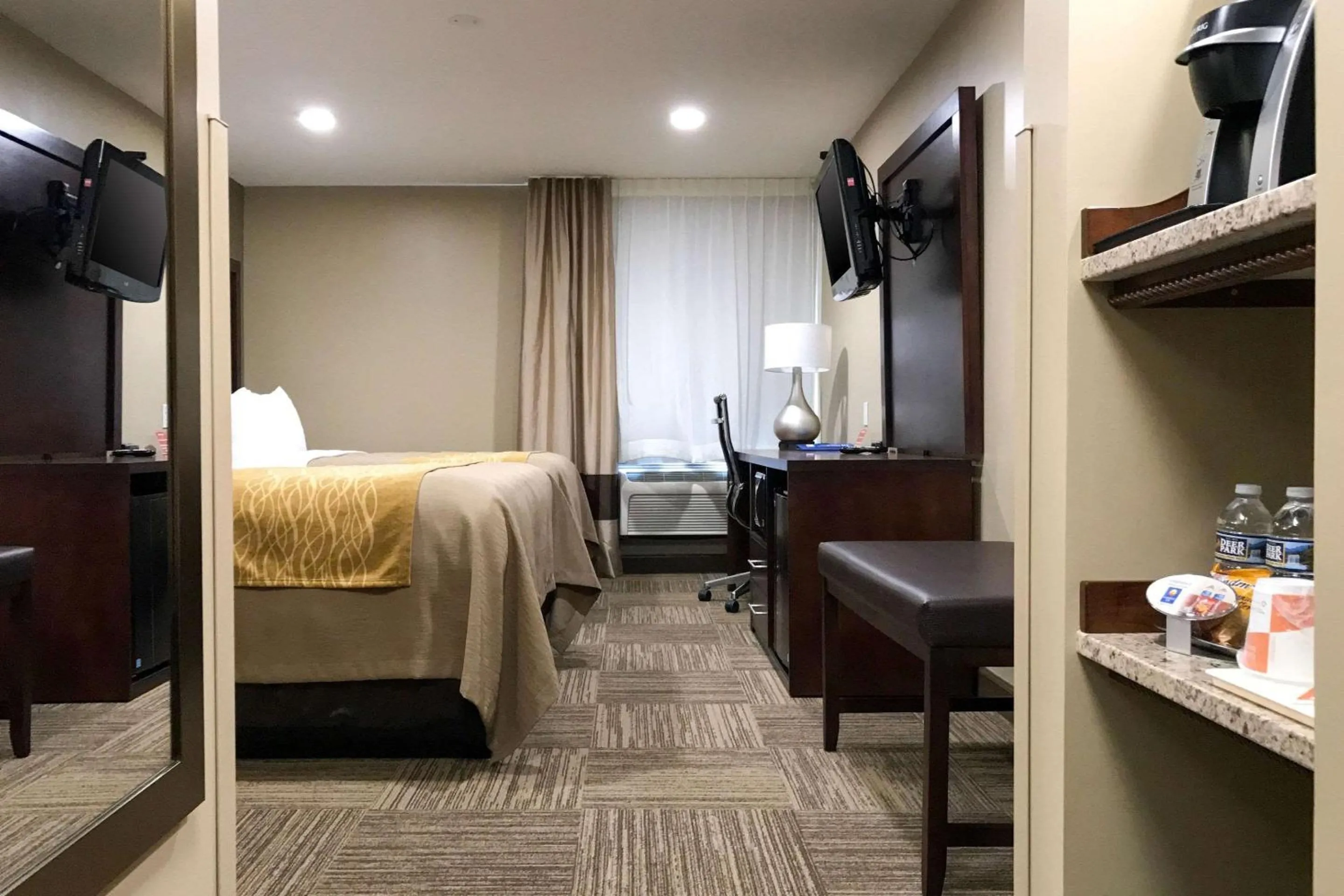 Photo of the whole room in Giles Hotel Inn and Suites