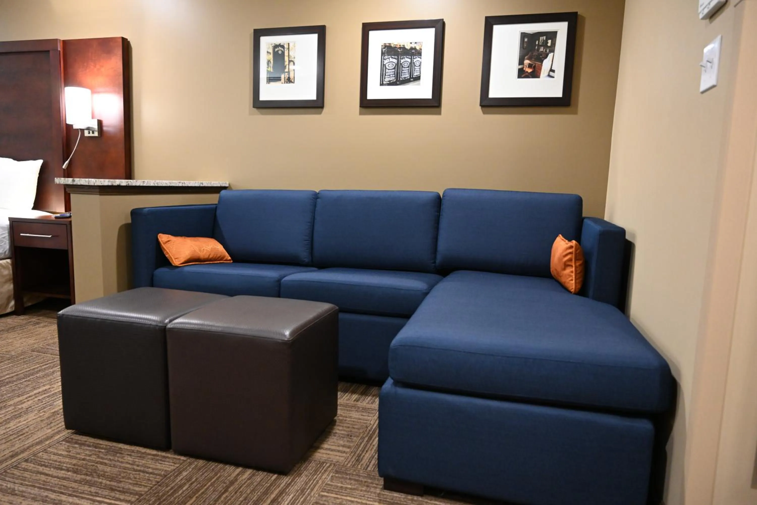 Seating Area in Giles Hotel Inn and Suites