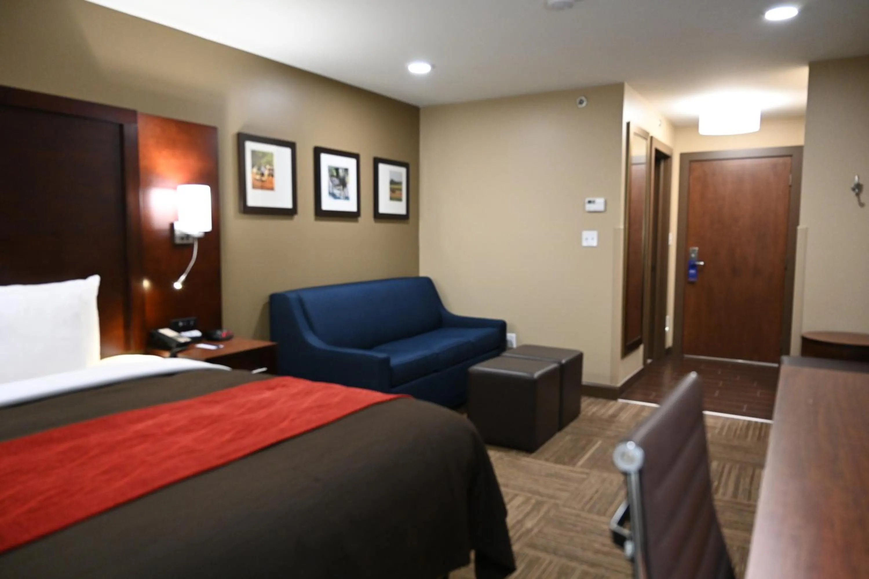 Bedroom in Giles Hotel Inn and Suites