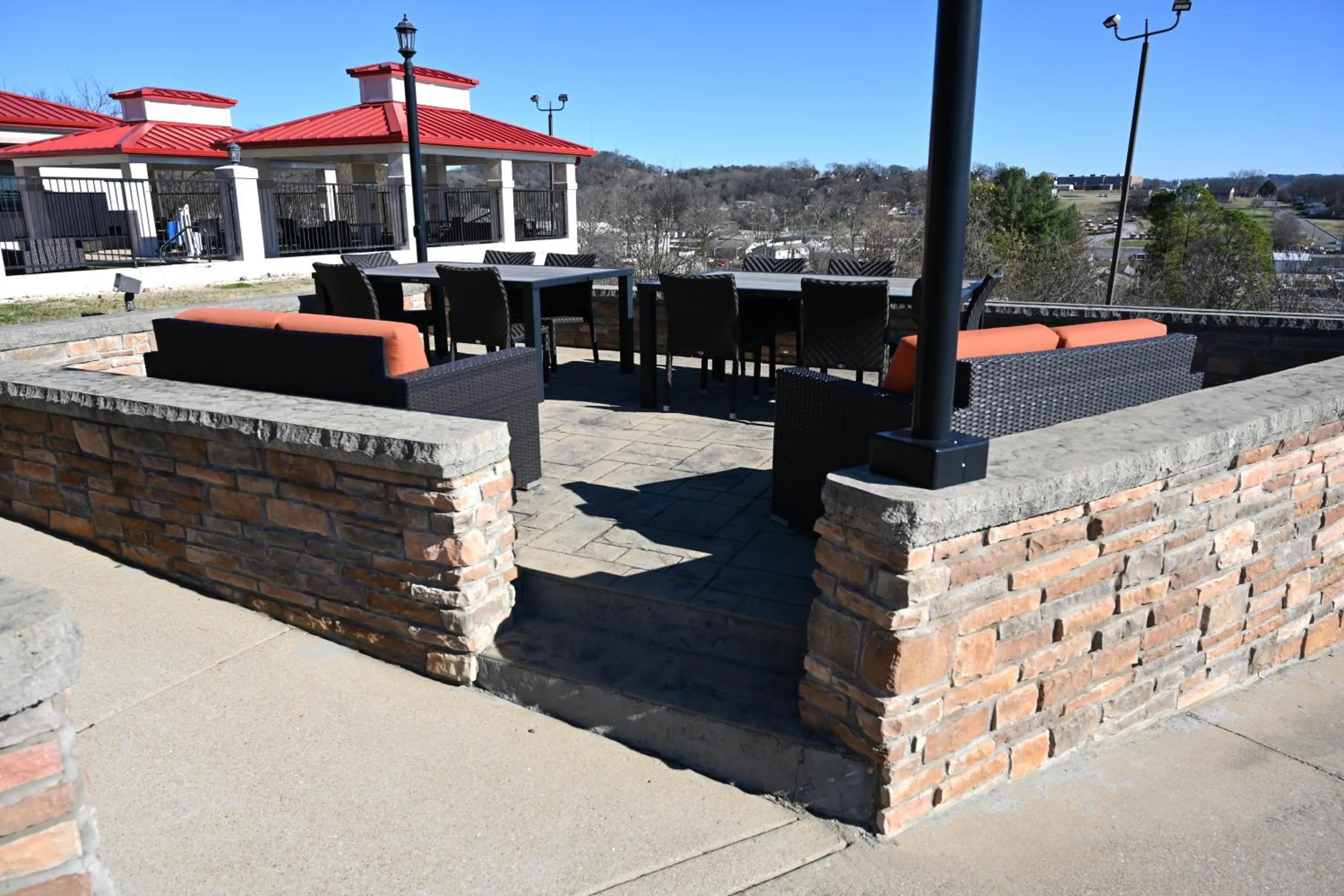 Patio in Giles Hotel Inn and Suites