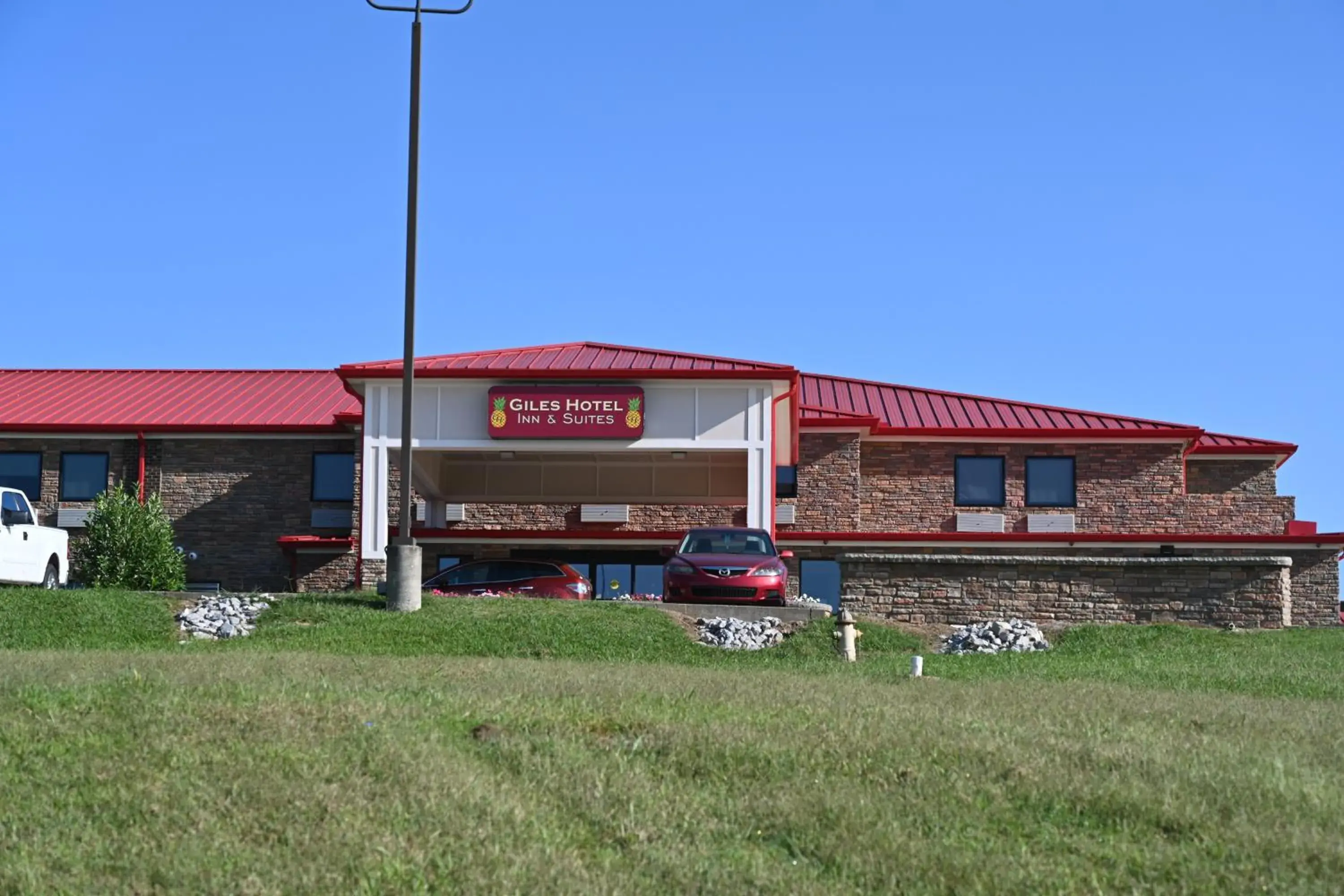 Property Building in Giles Hotel Inn and Suites Property Building in Giles Hotel Inn and Suites