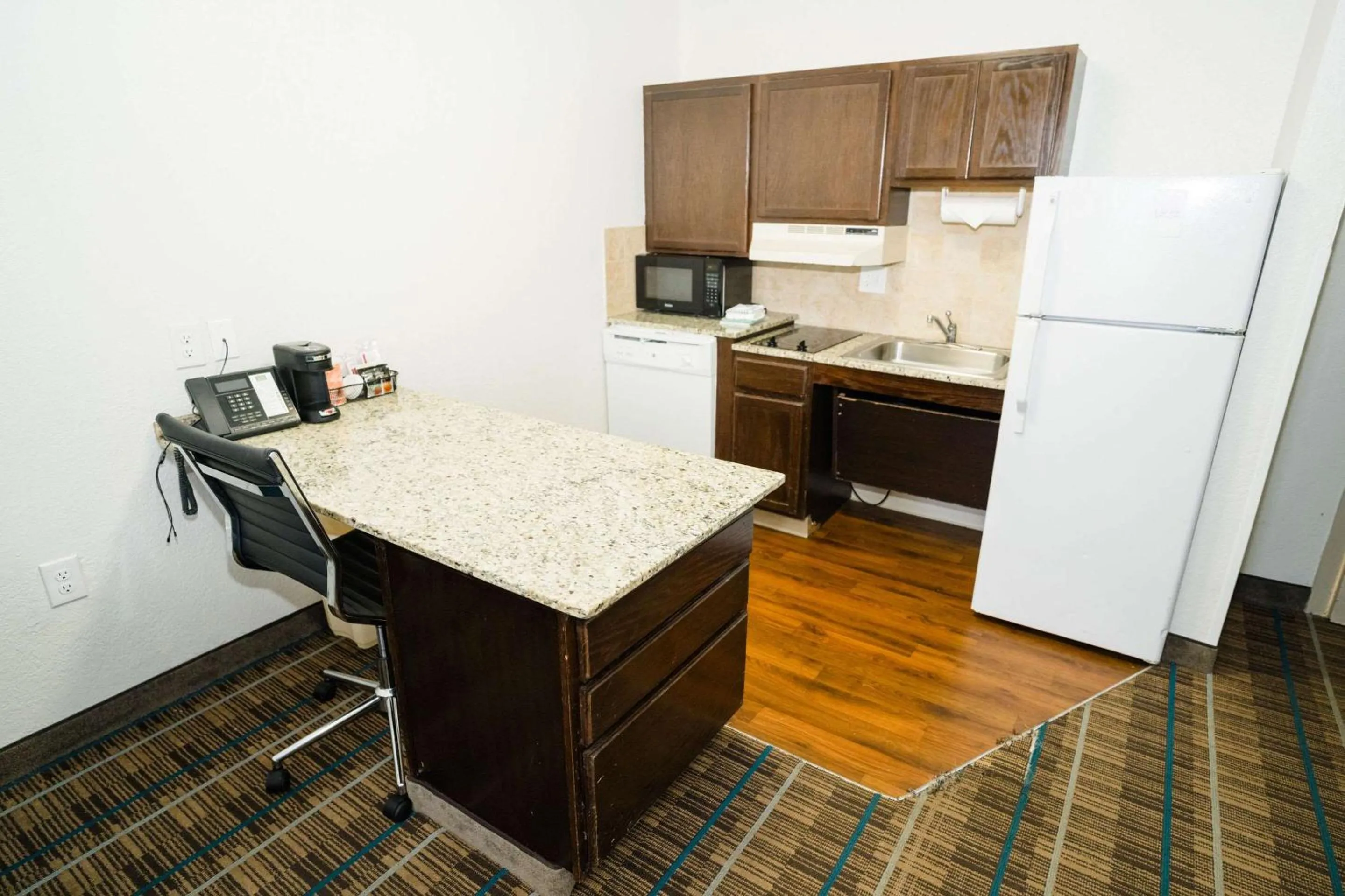 Bedroom in MainStay Suites Knoxville Airport