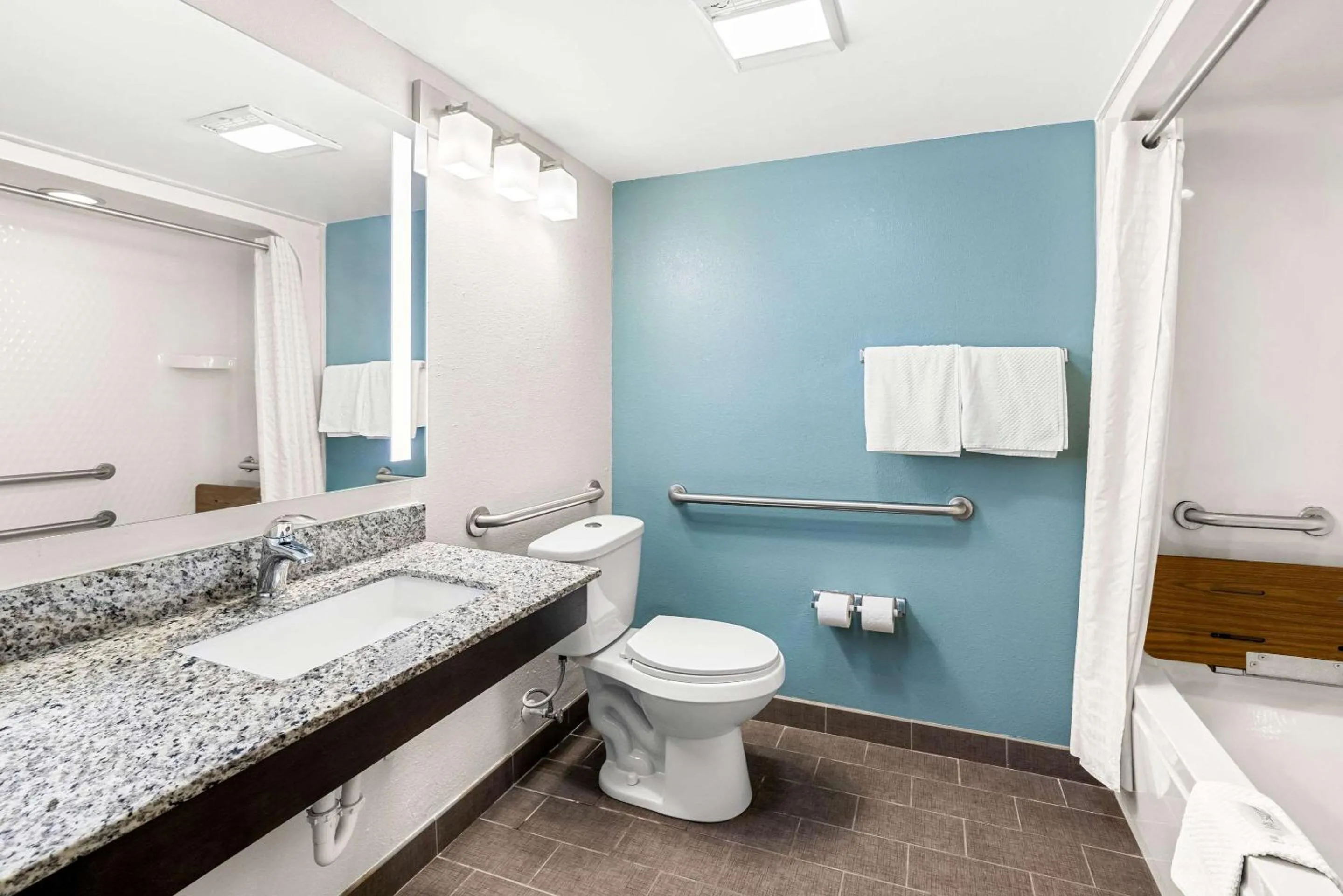 Bedroom in Sleep Inn & Suites Kingsport TriCities Airport