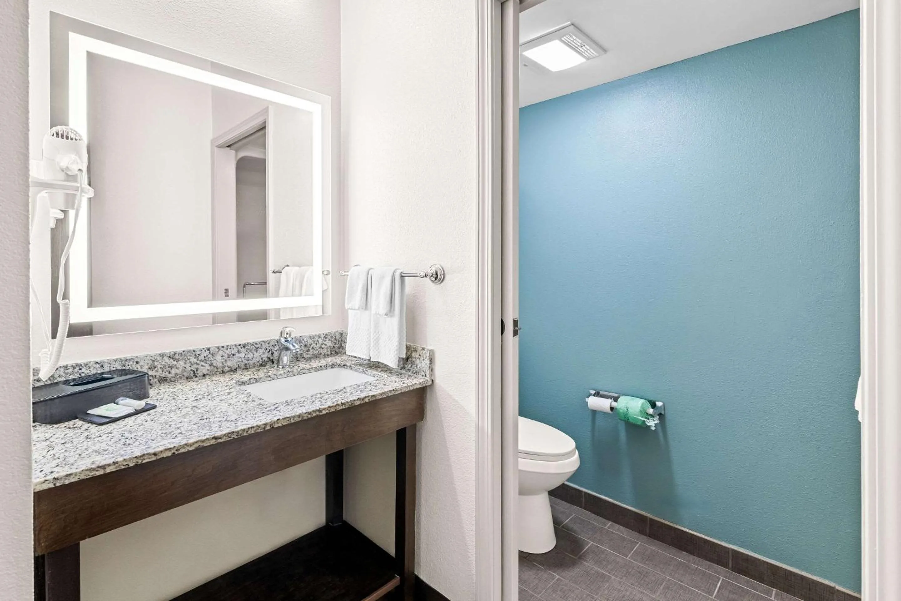 Bedroom in Sleep Inn & Suites Kingsport TriCities Airport