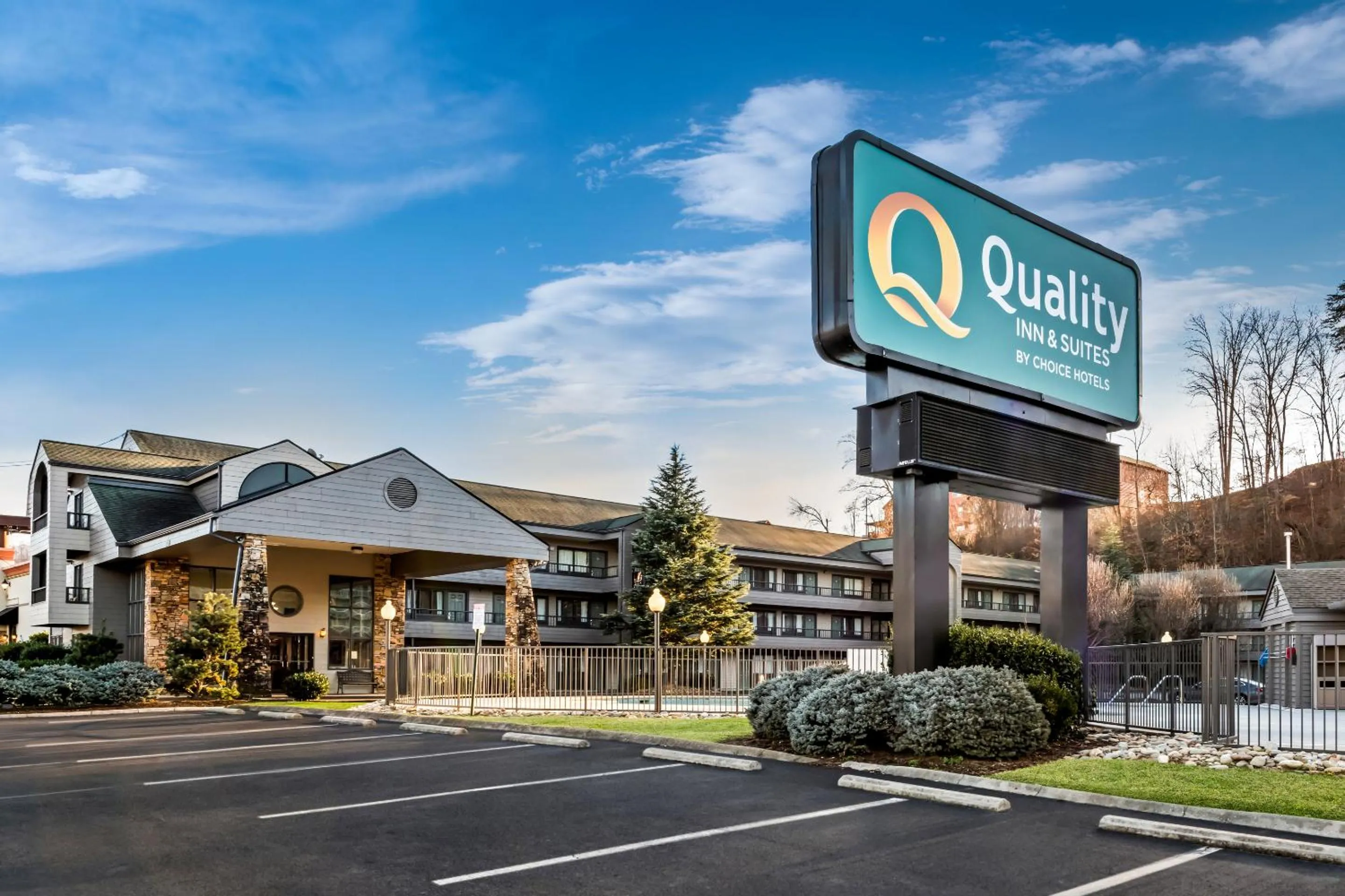 Property building in Quality Inn & Suites at Dollywood Lane