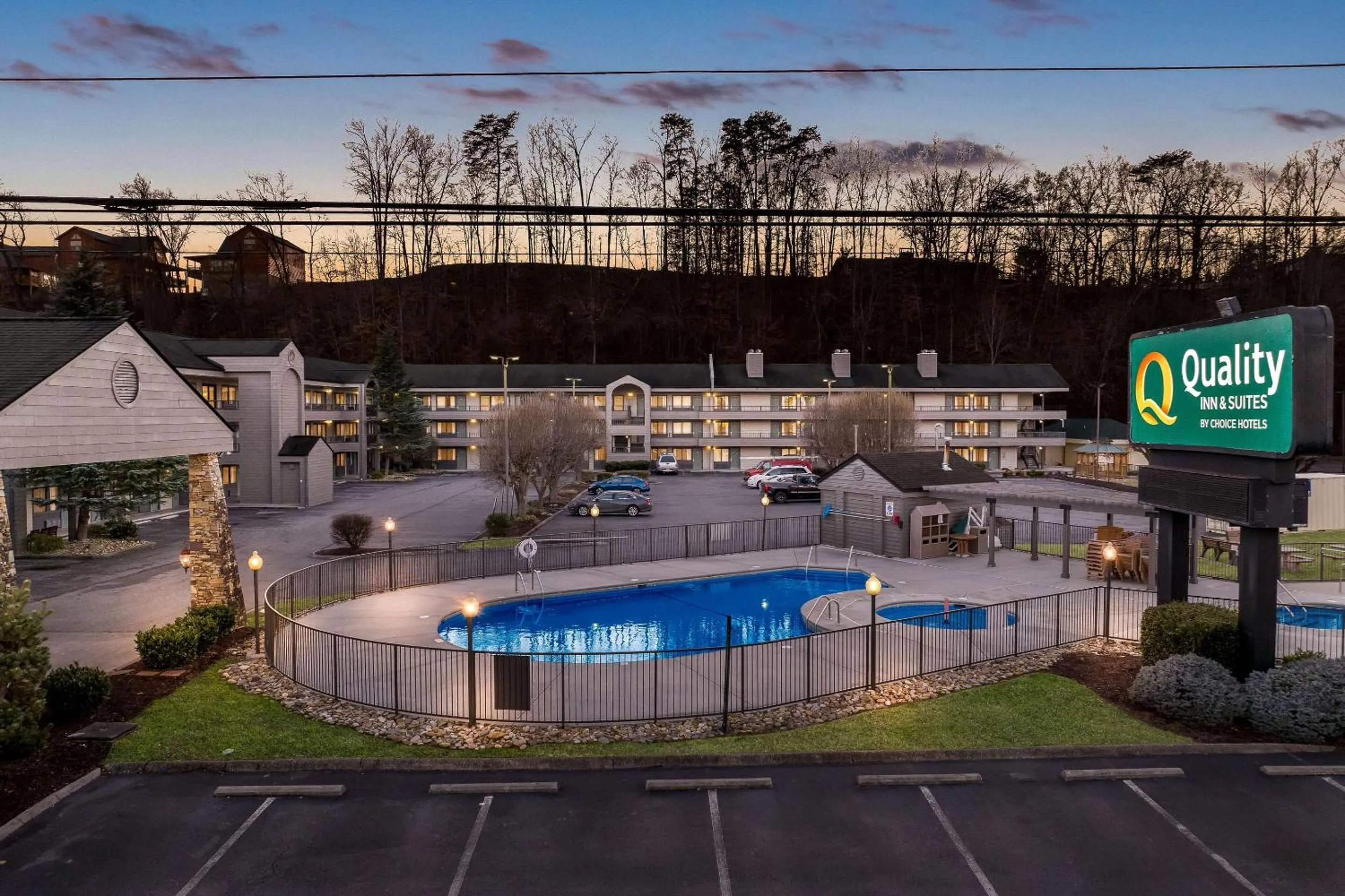 Property building in Quality Inn & Suites at Dollywood Lane