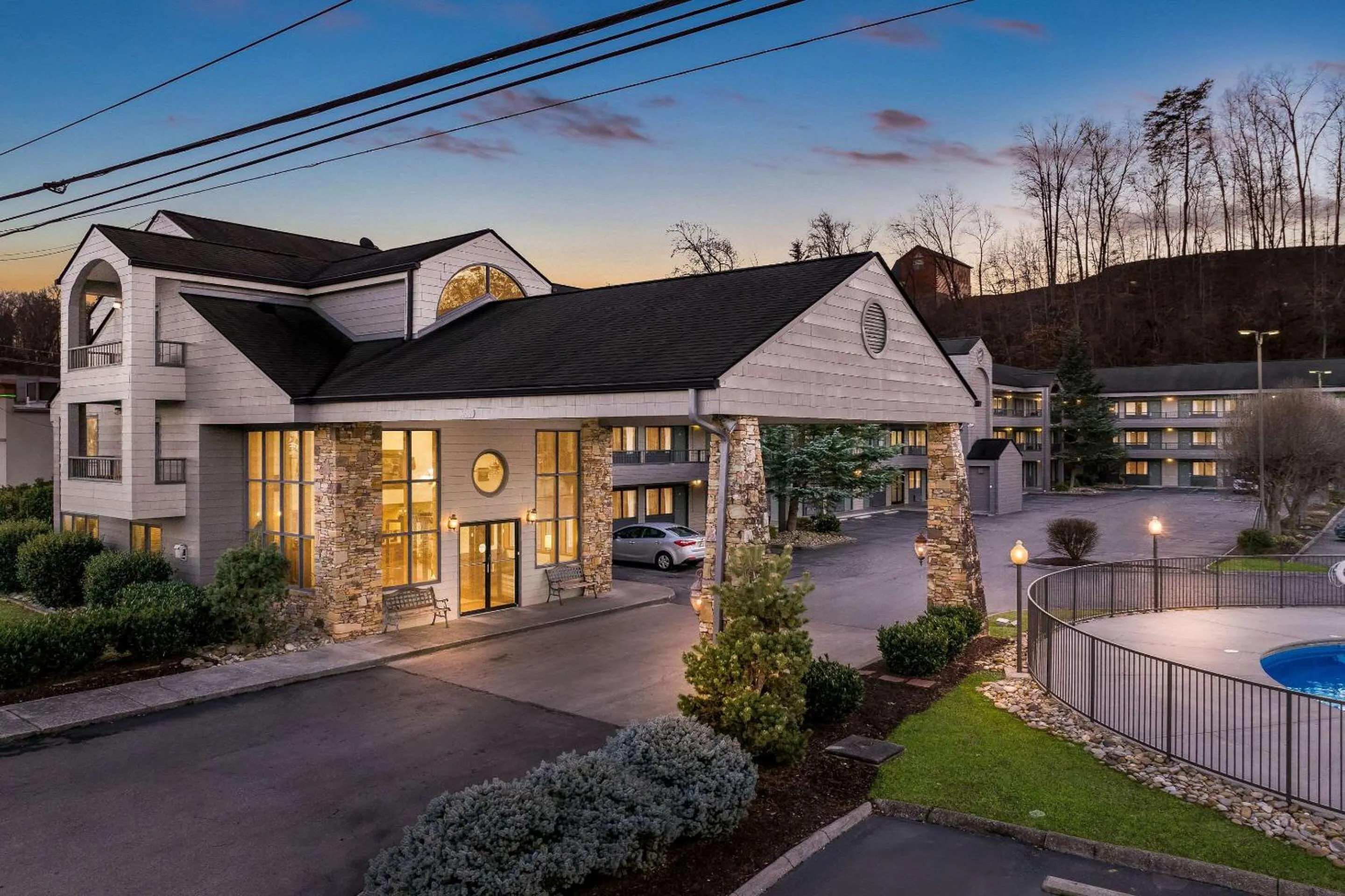 Property building in Quality Inn & Suites at Dollywood Lane