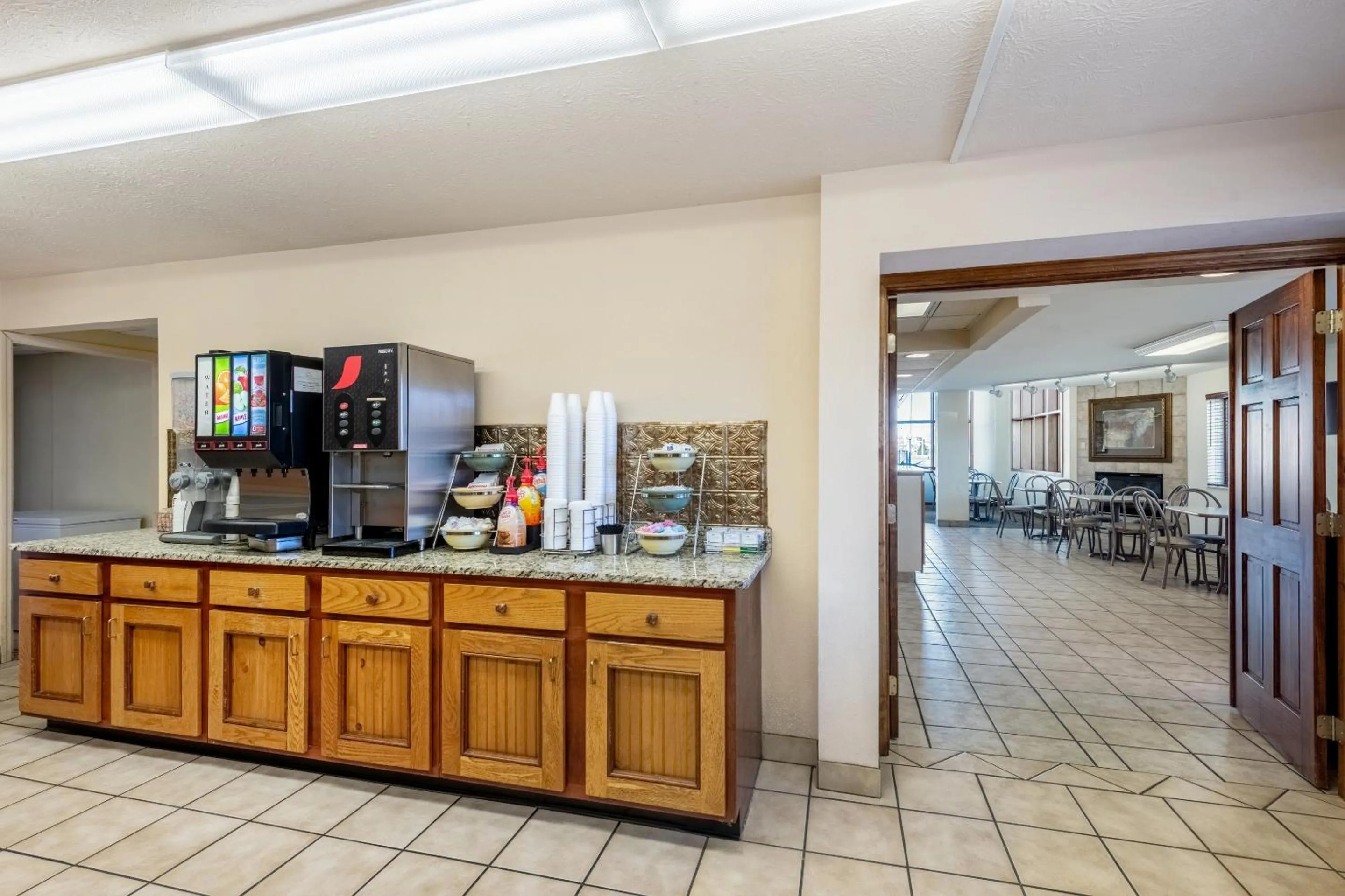 Breakfast in Quality Inn & Suites at Dollywood Lane