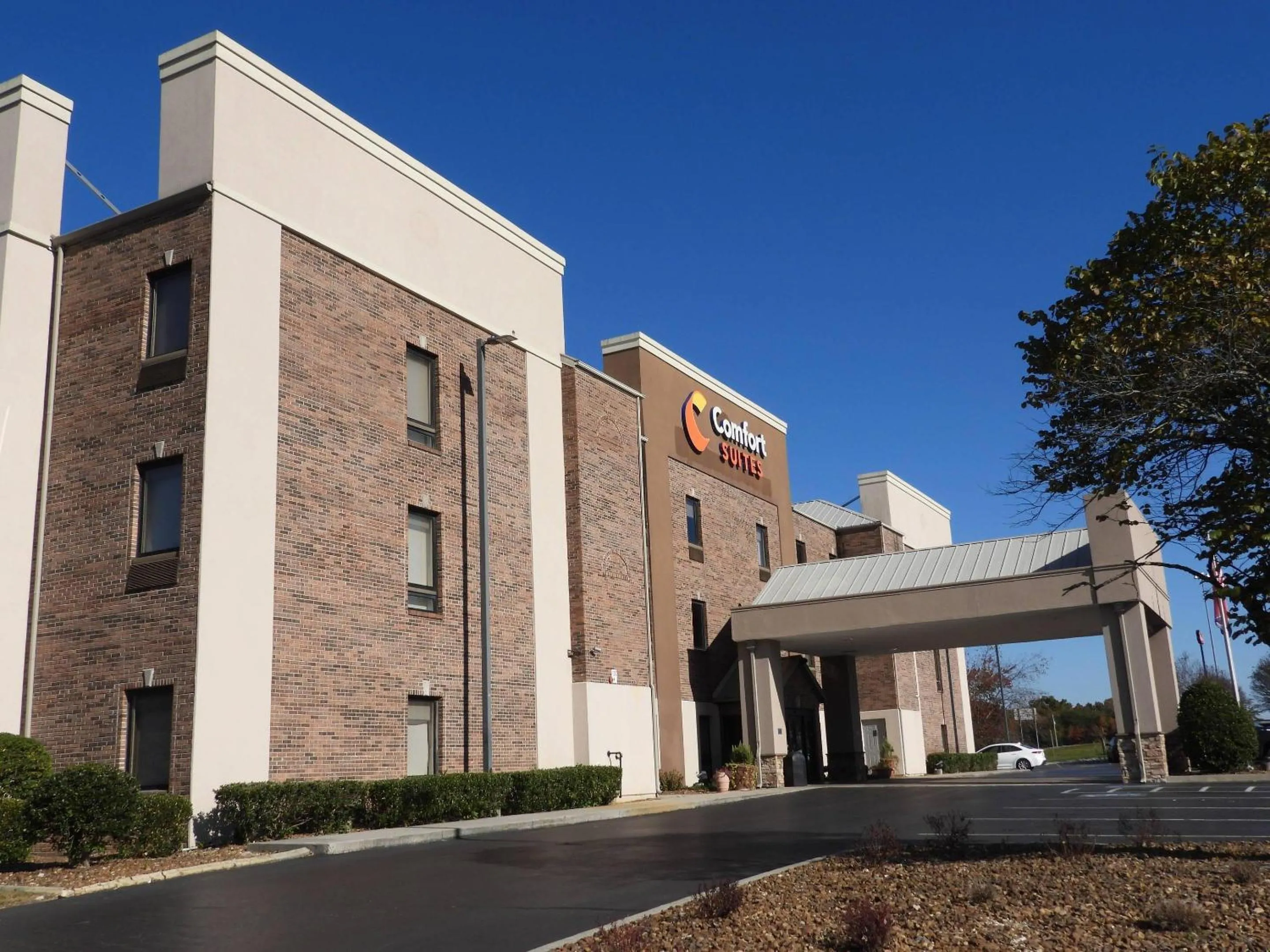 Property building in Comfort Suites Crossville
