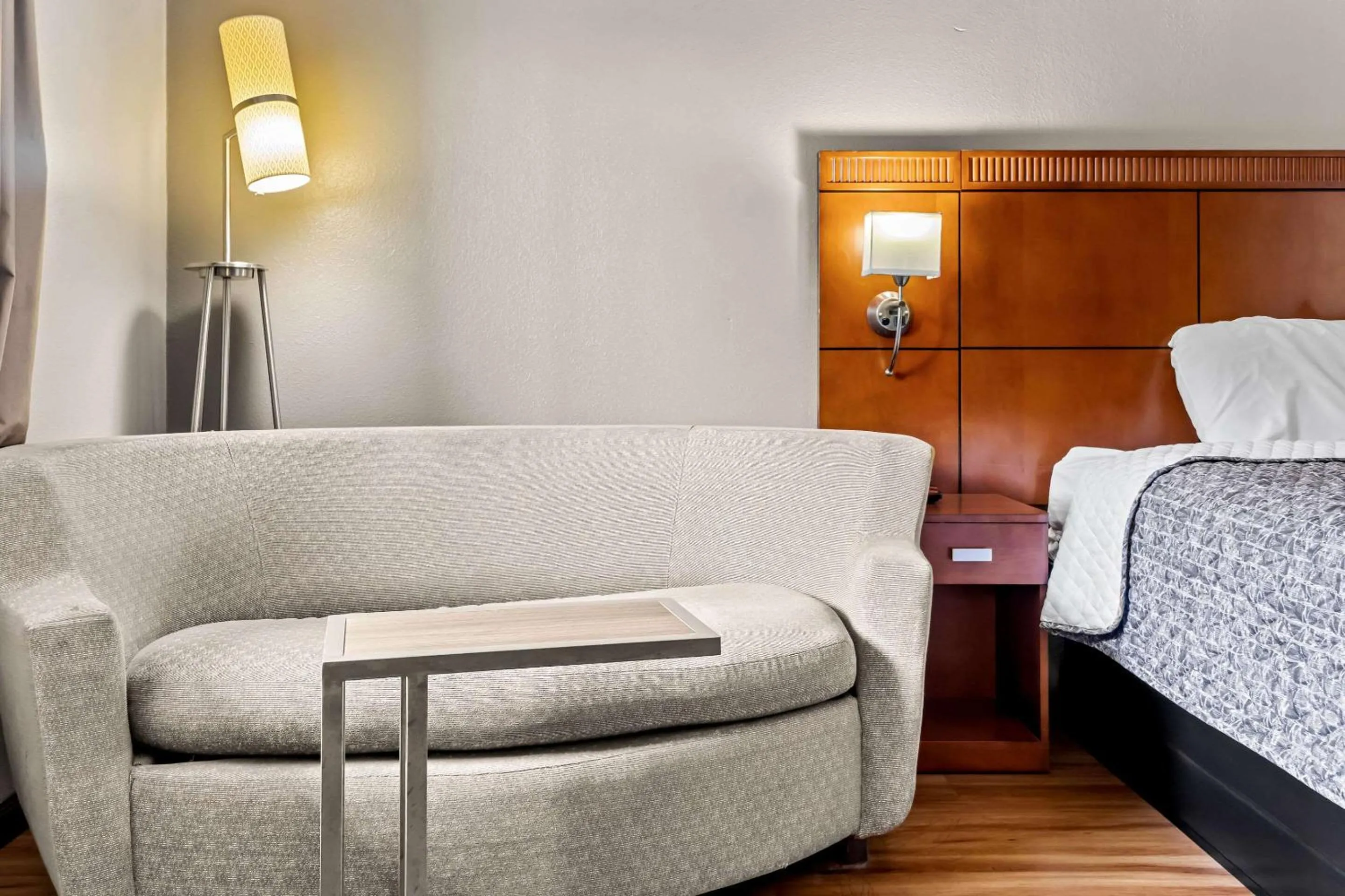 Bedroom, Bed in Rodeway Inn Lexington West