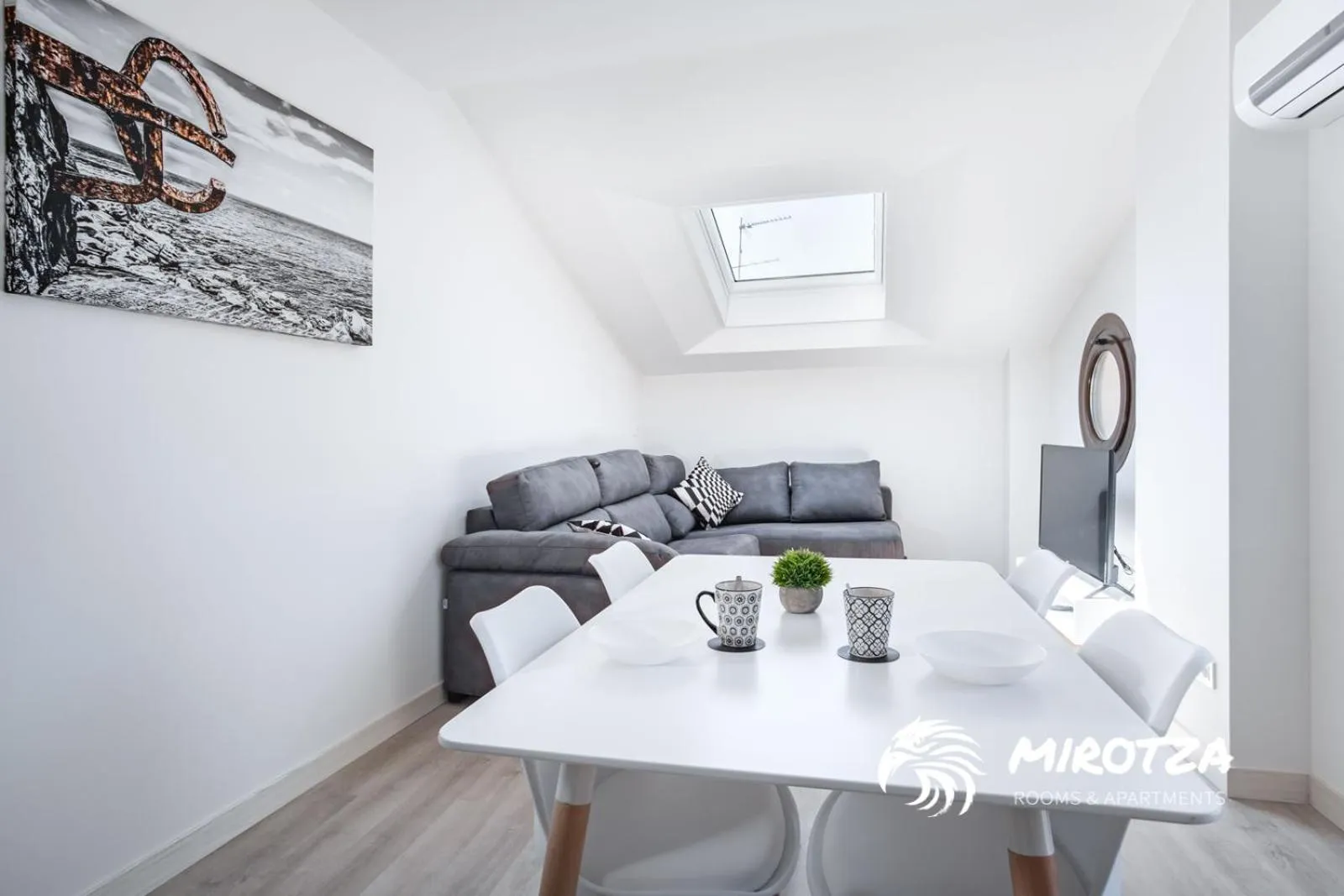 Living room in MIROTZA ROOMS AND APARTMENTS