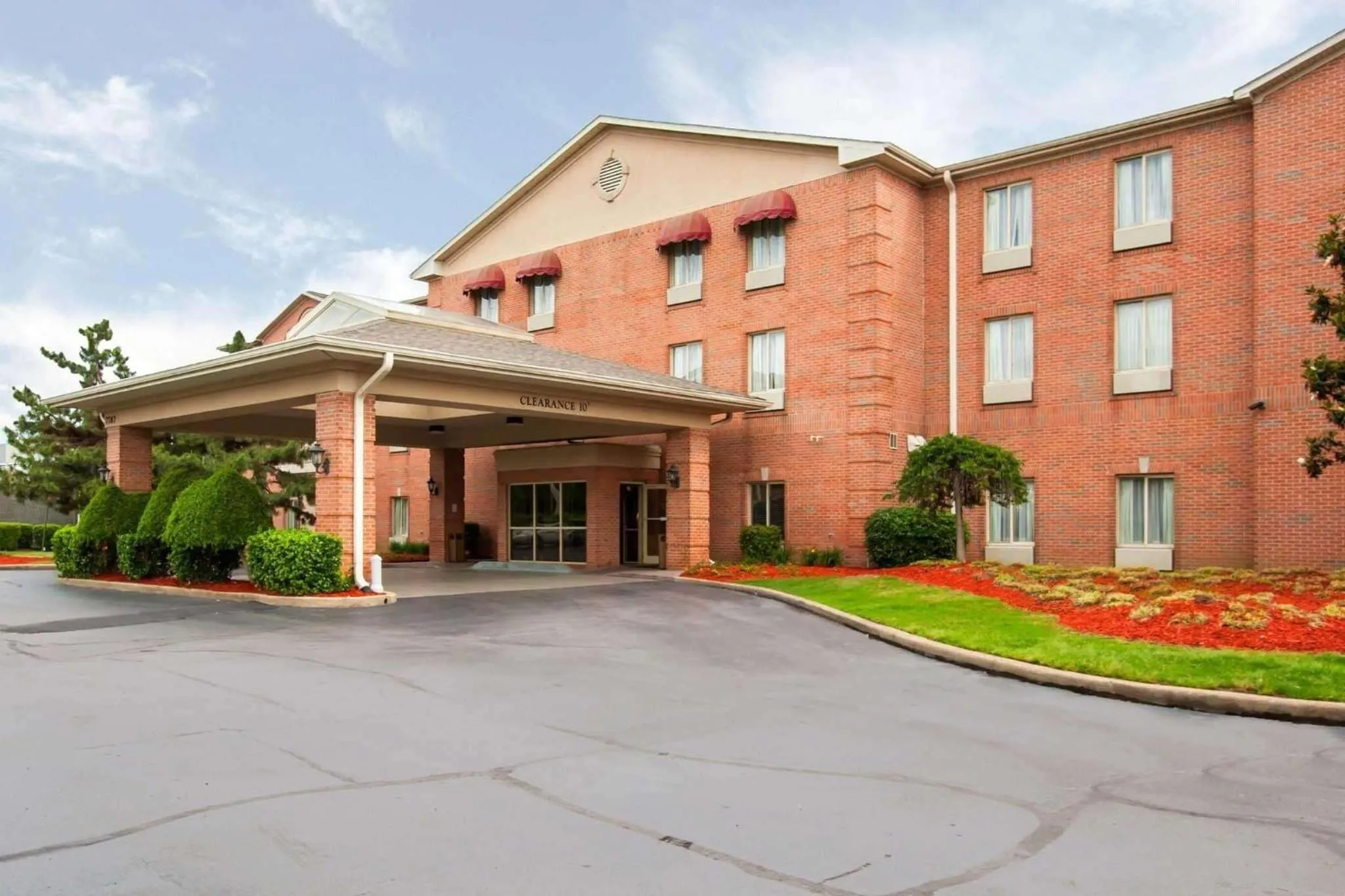 Property building in Quality Inn & Suites Germantown North
