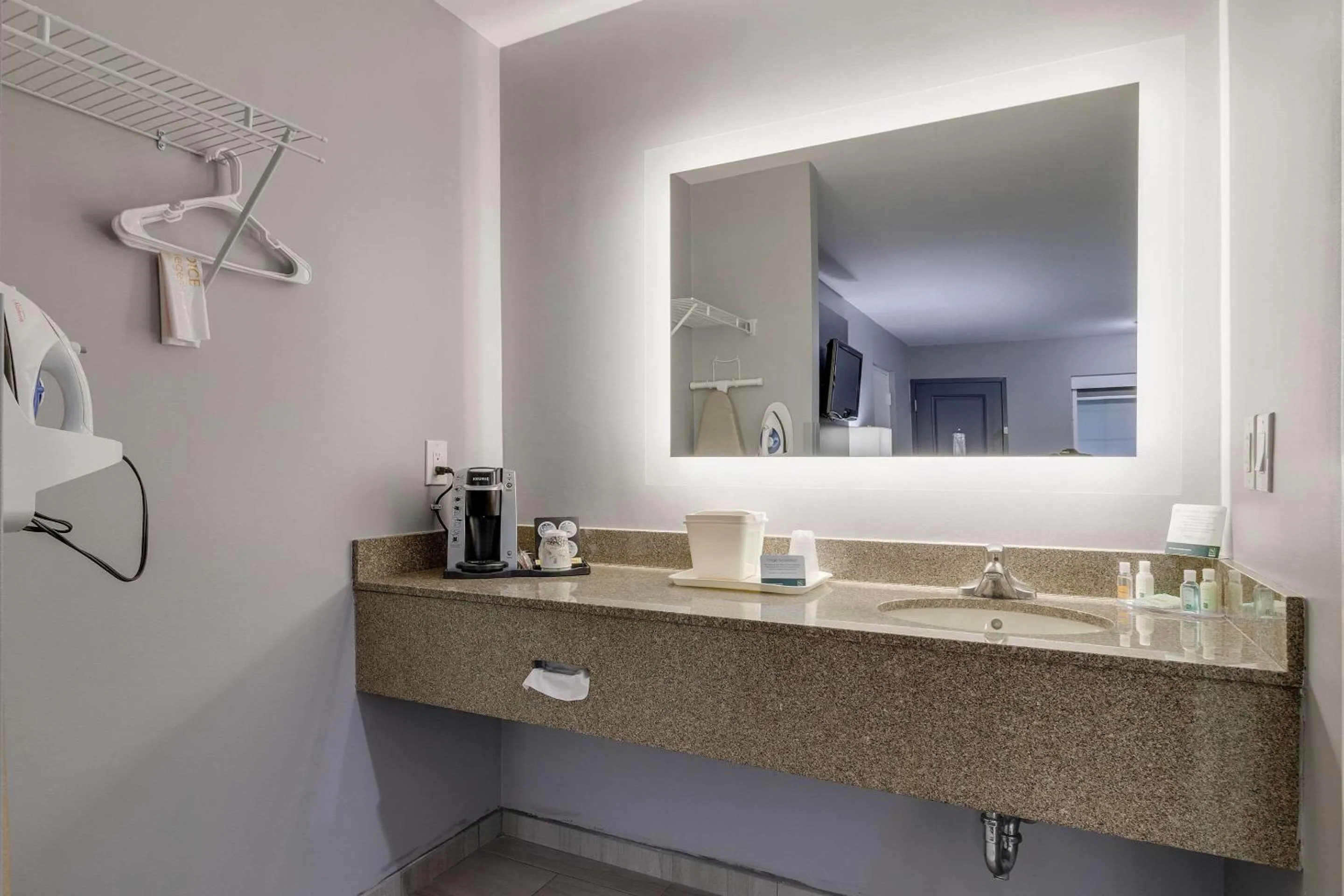 Bedroom in Quality Inn Kodak Sevierville