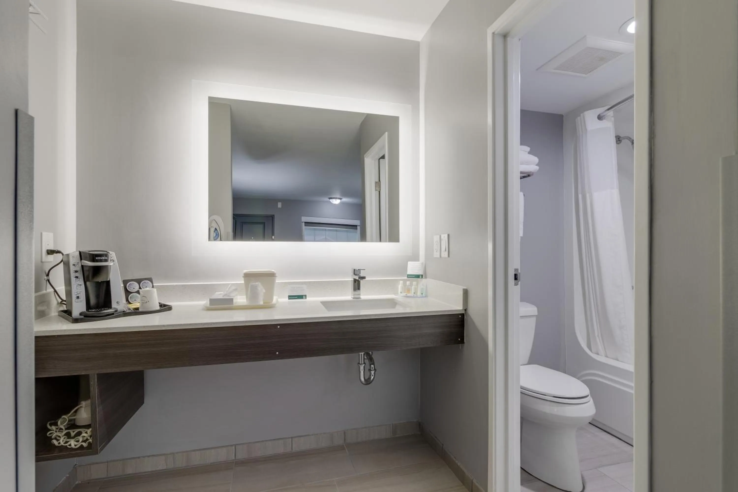 Bathroom in Quality Inn Kodak Sevierville