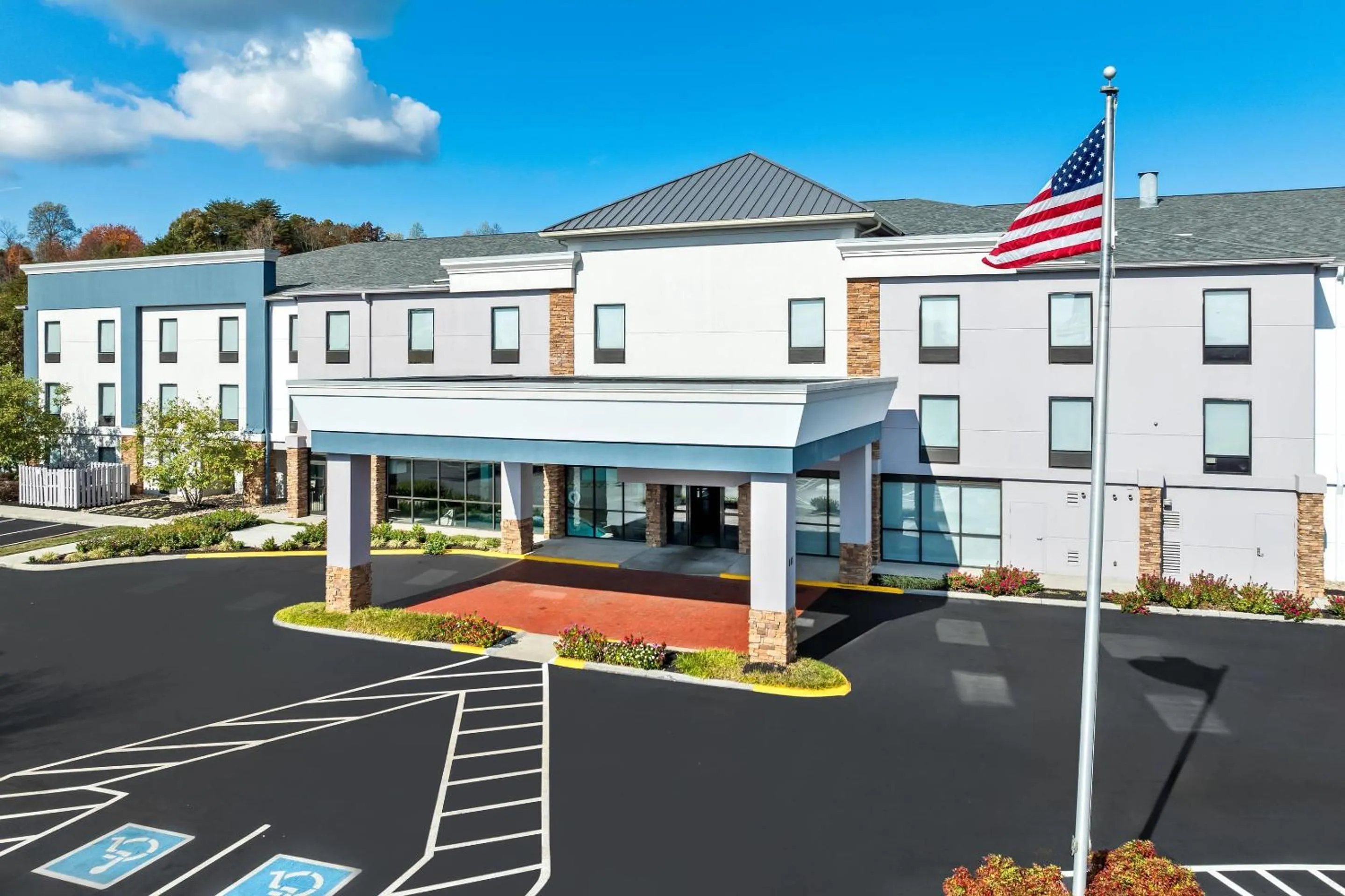 Property building in Comfort Suites Knoxville West - Farragut