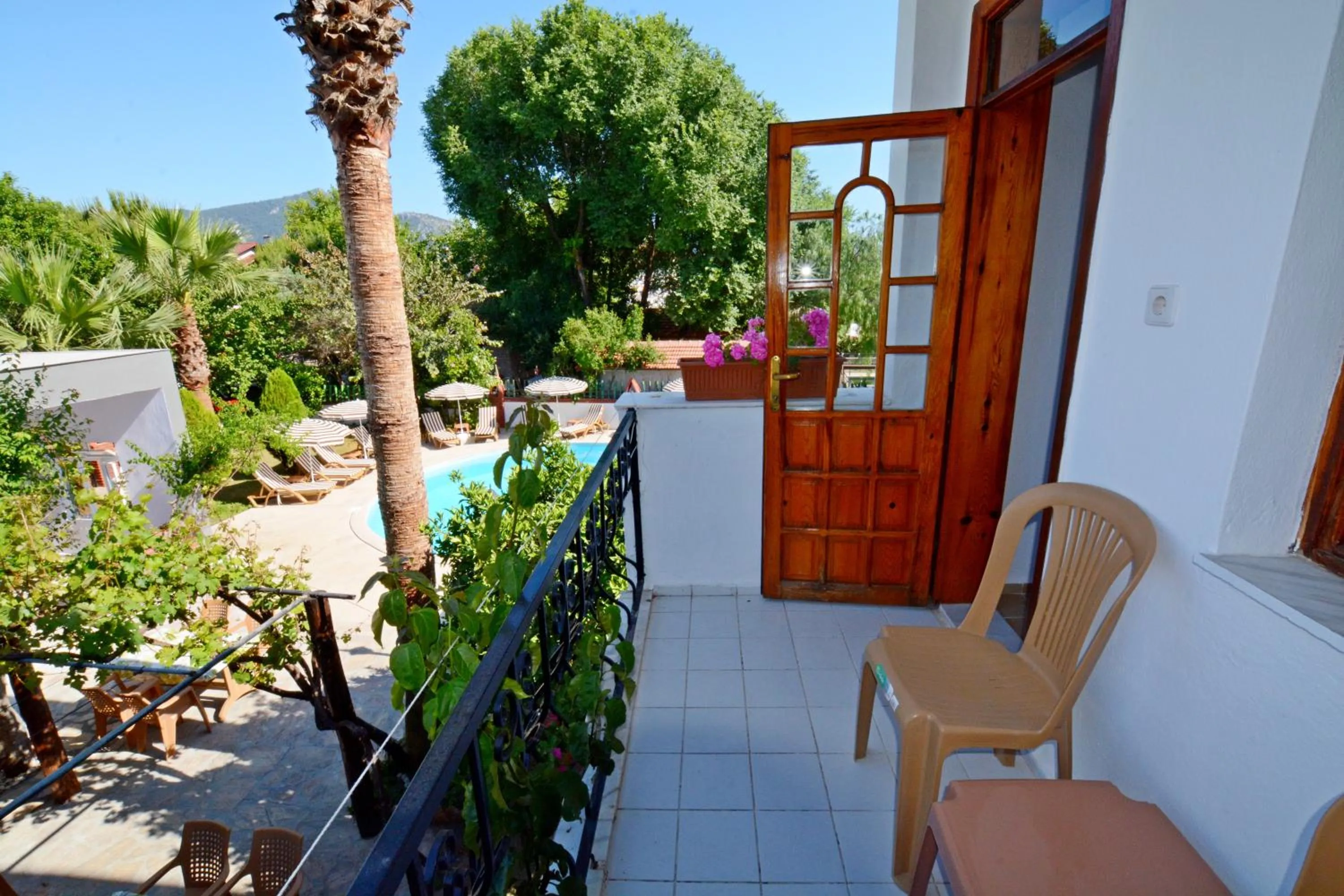 Patio, Balcony/Terrace in YENI DOGA HOTEL