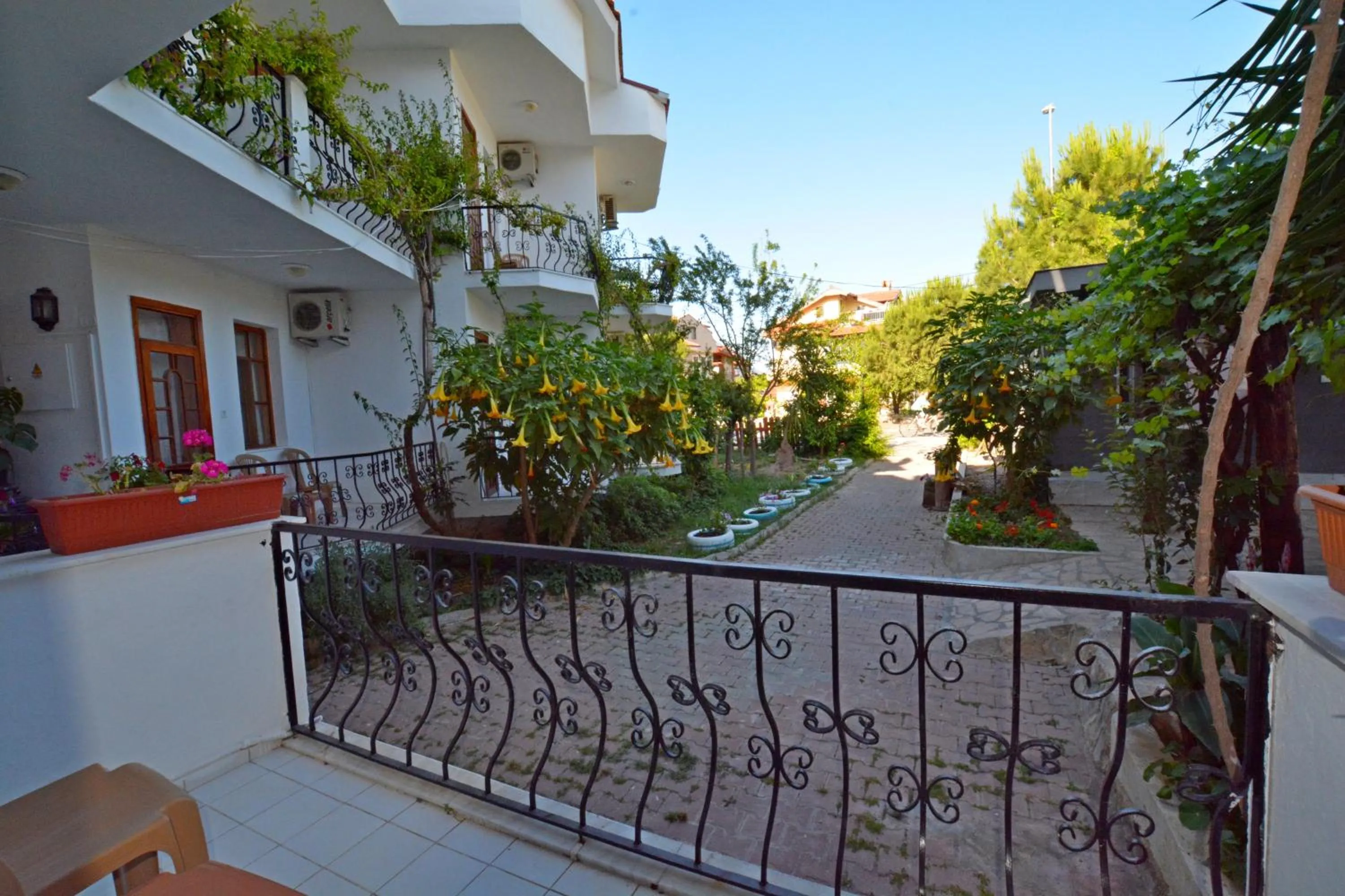 Garden, Balcony/Terrace in YENI DOGA HOTEL