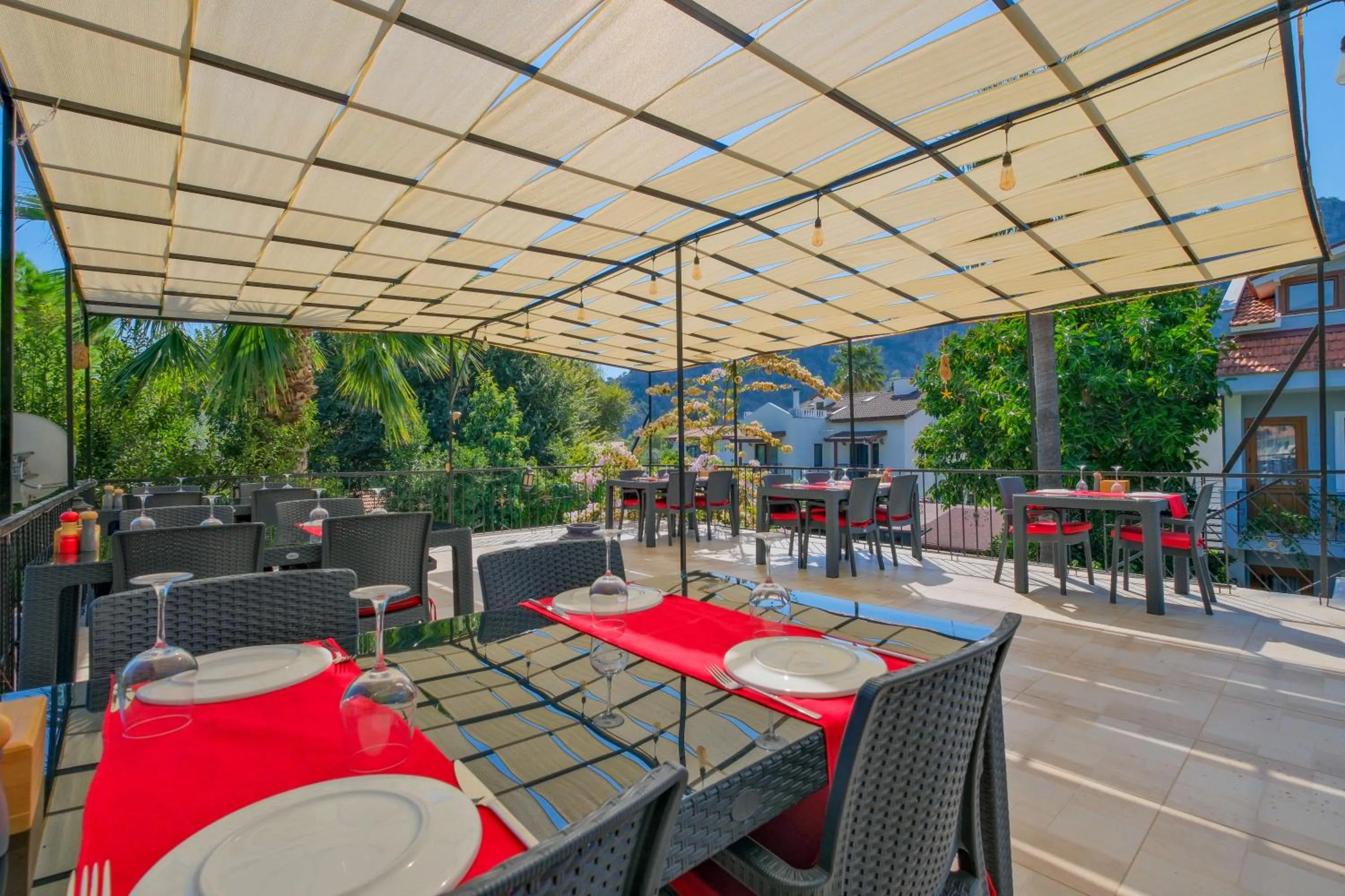 Restaurant/places to eat in YENI DOGA HOTEL