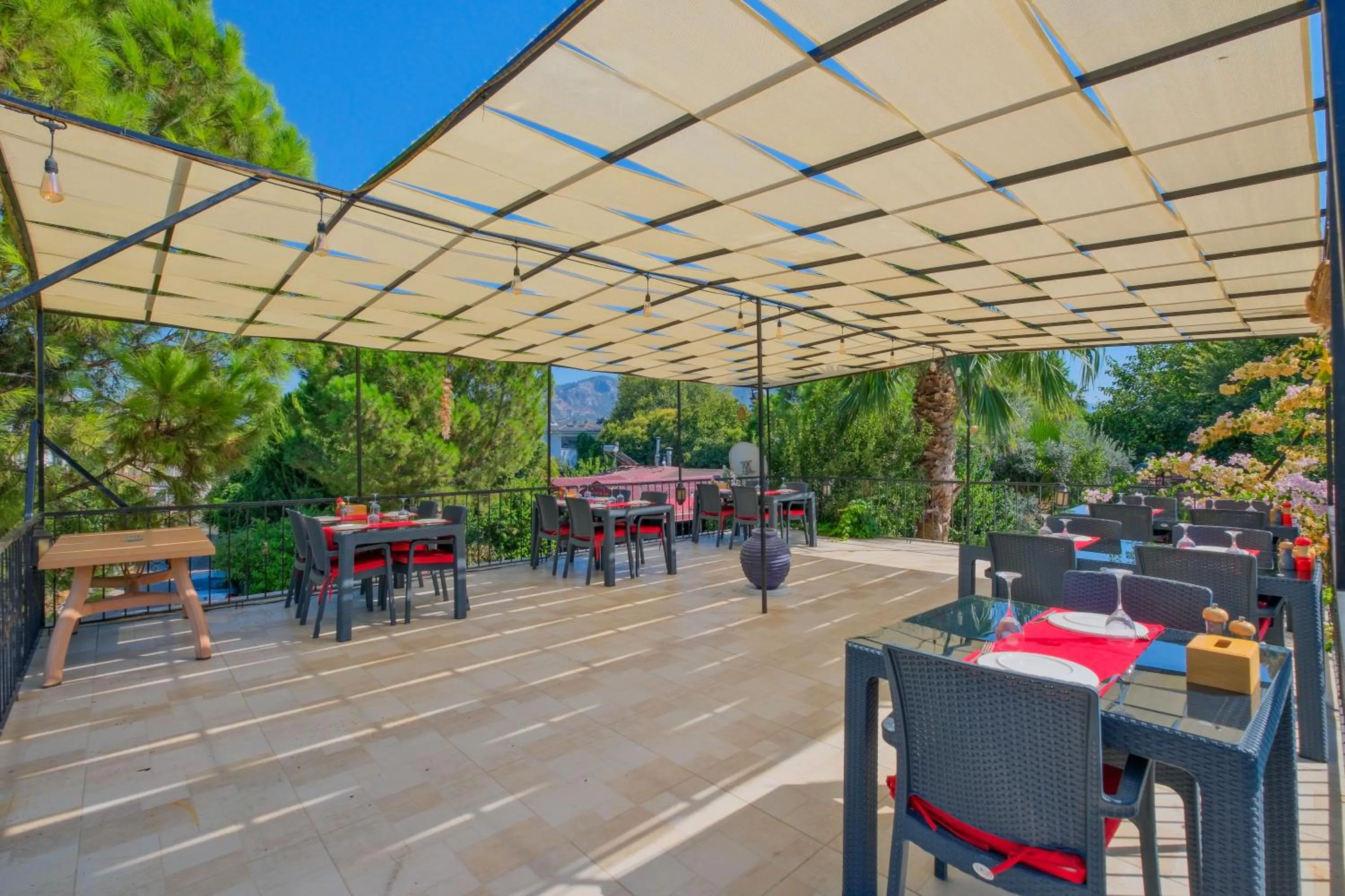 Restaurant/places to eat in YENI DOGA HOTEL