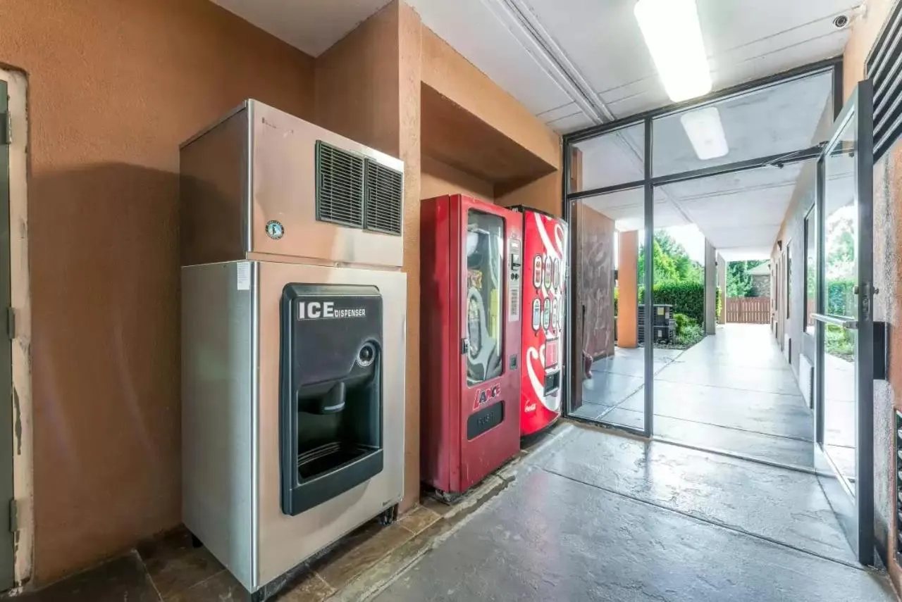 Breakfast in Quality Inn Downtown