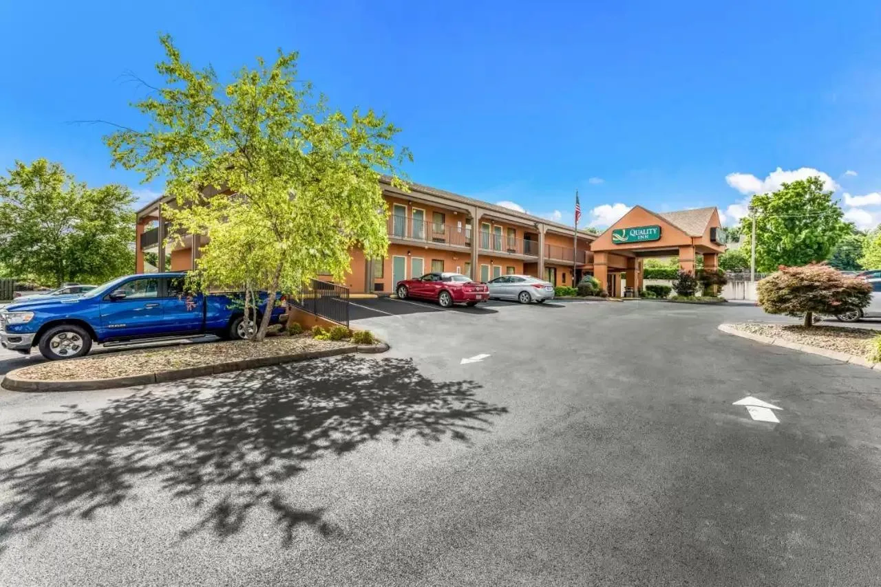 Parking in Quality Inn Downtown