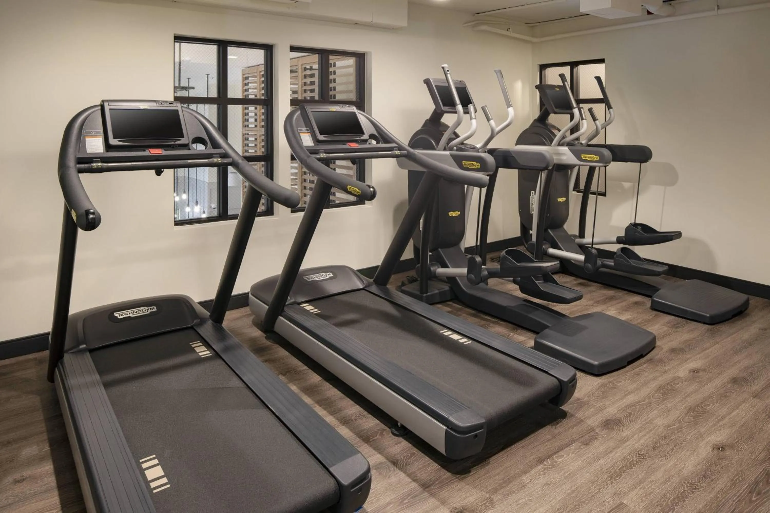 Fitness centre/facilities in MOXY Memphis Downtown