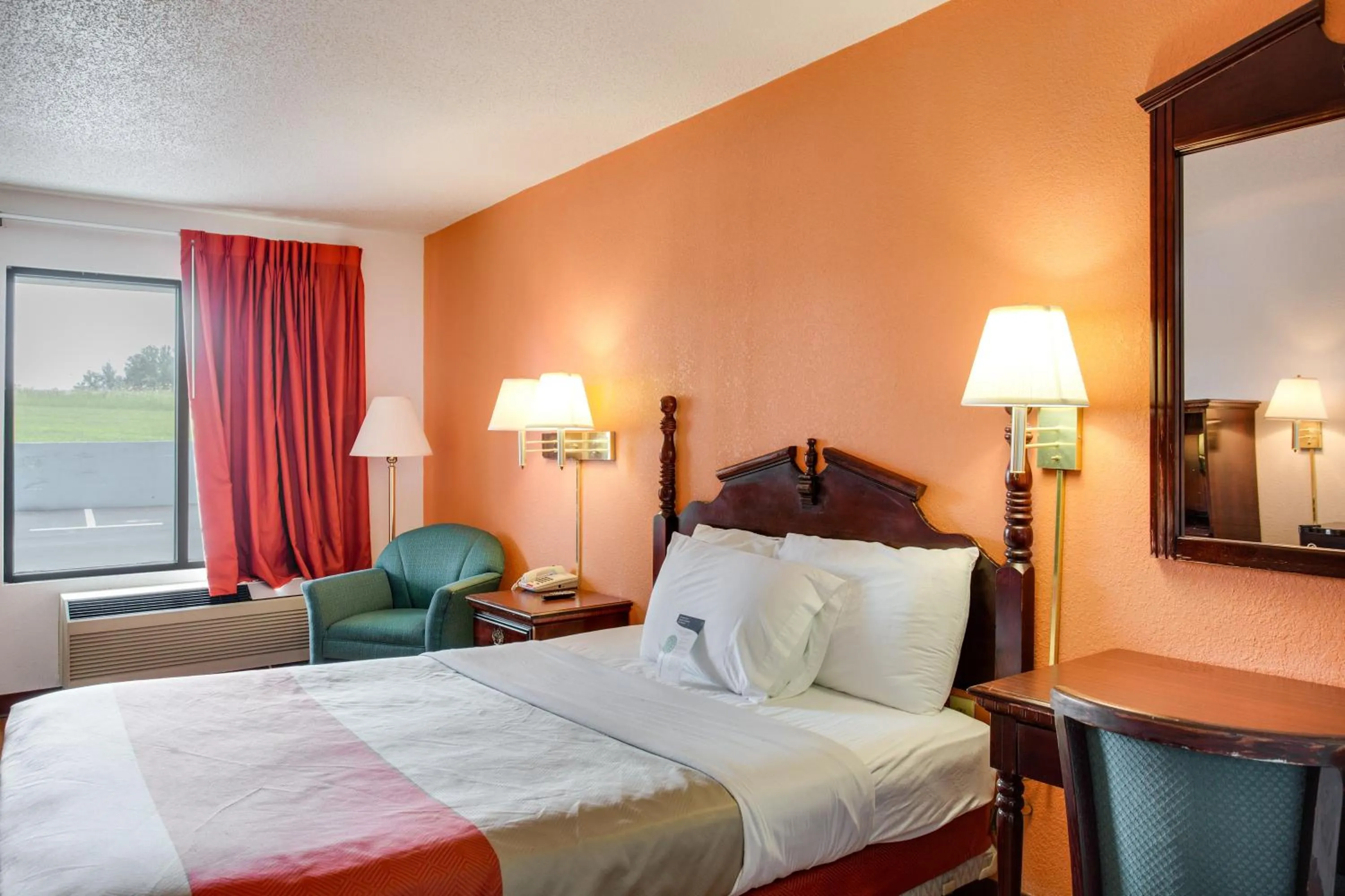 Bedroom, Bed in Motel 6-White House, TN