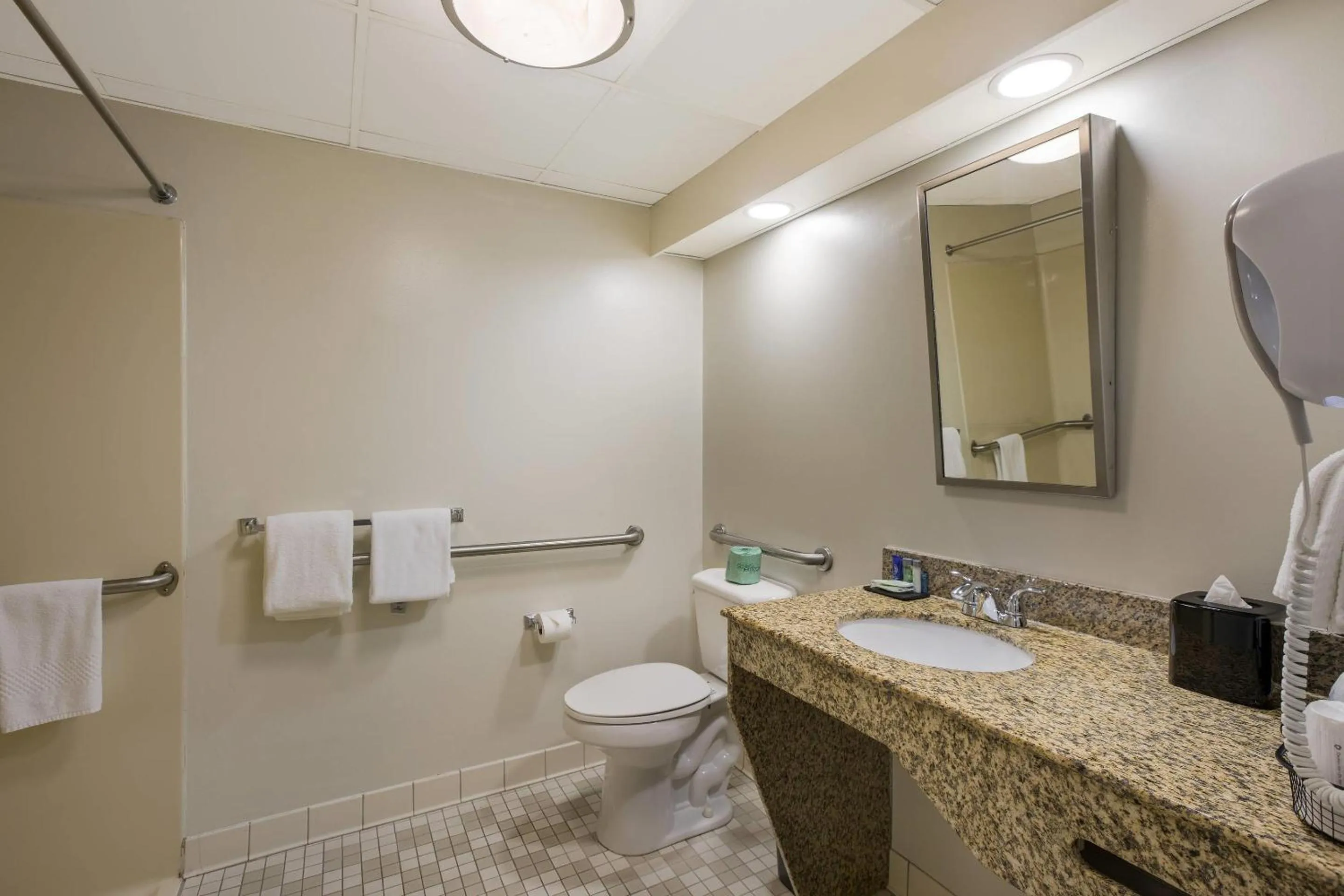 Bedroom in Clarion Pointe Sevierville-Pigeon Forge