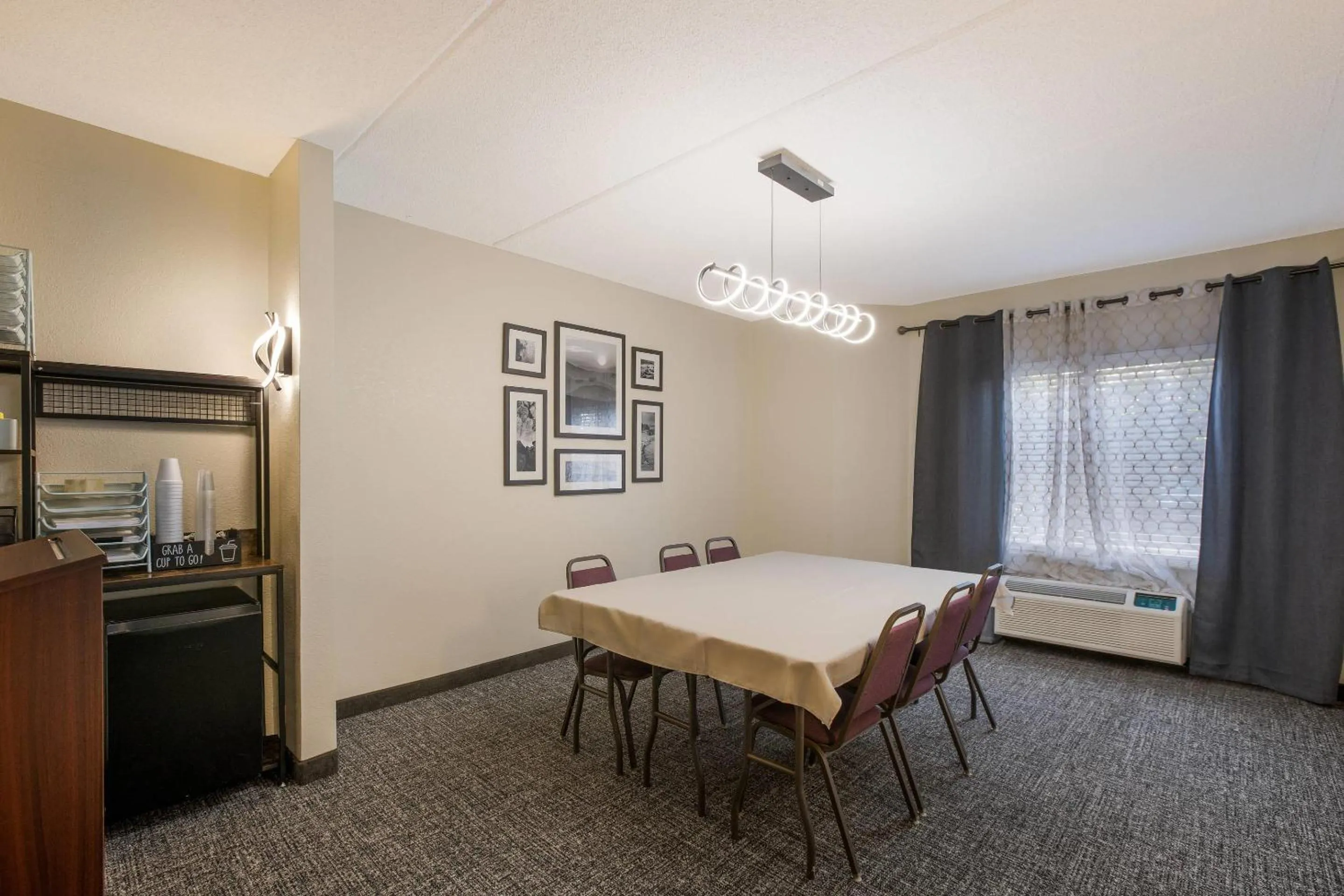 Meeting/conference room in Clarion Pointe Sevierville-Pigeon Forge