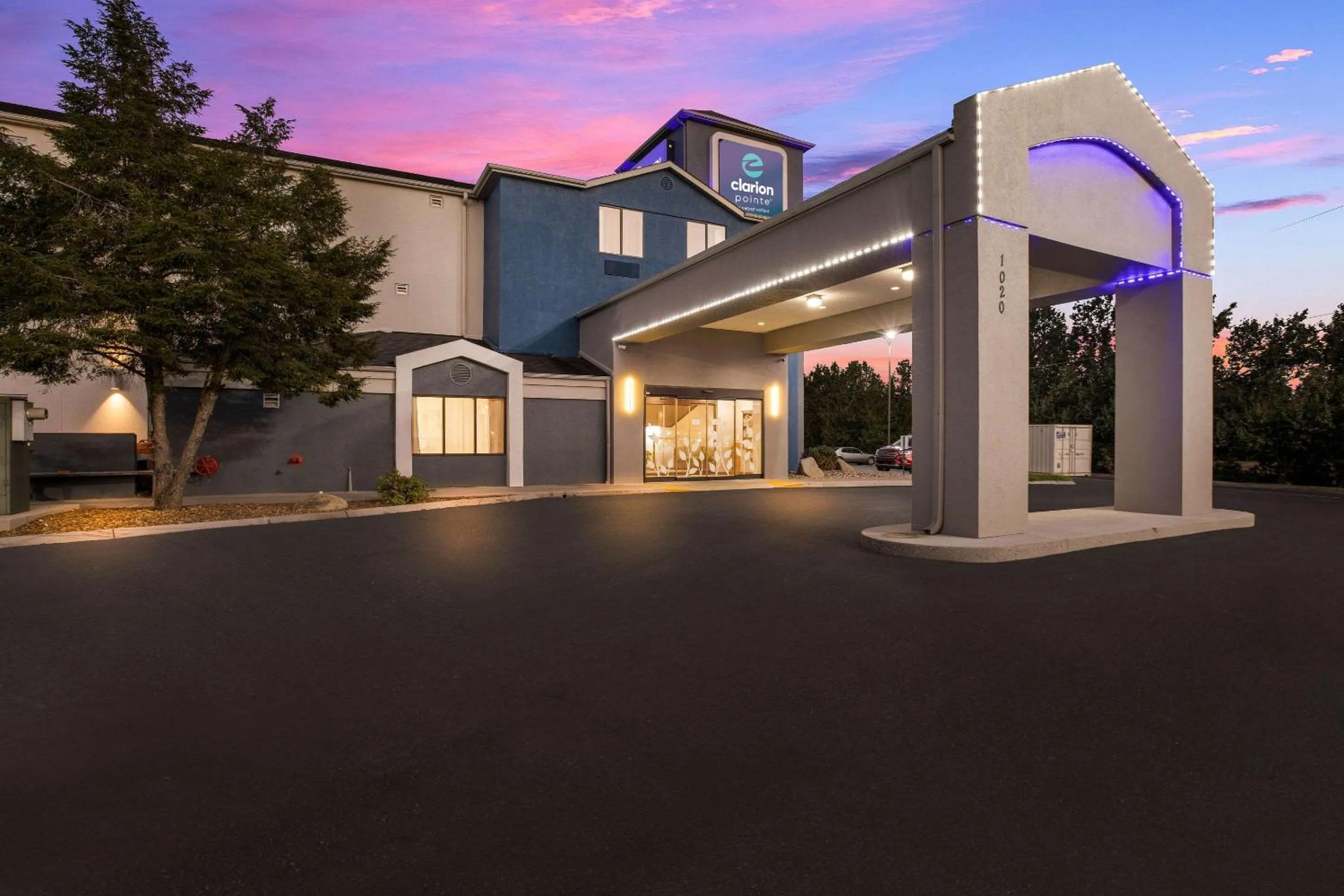 Property building in Clarion Pointe Sevierville-Pigeon Forge