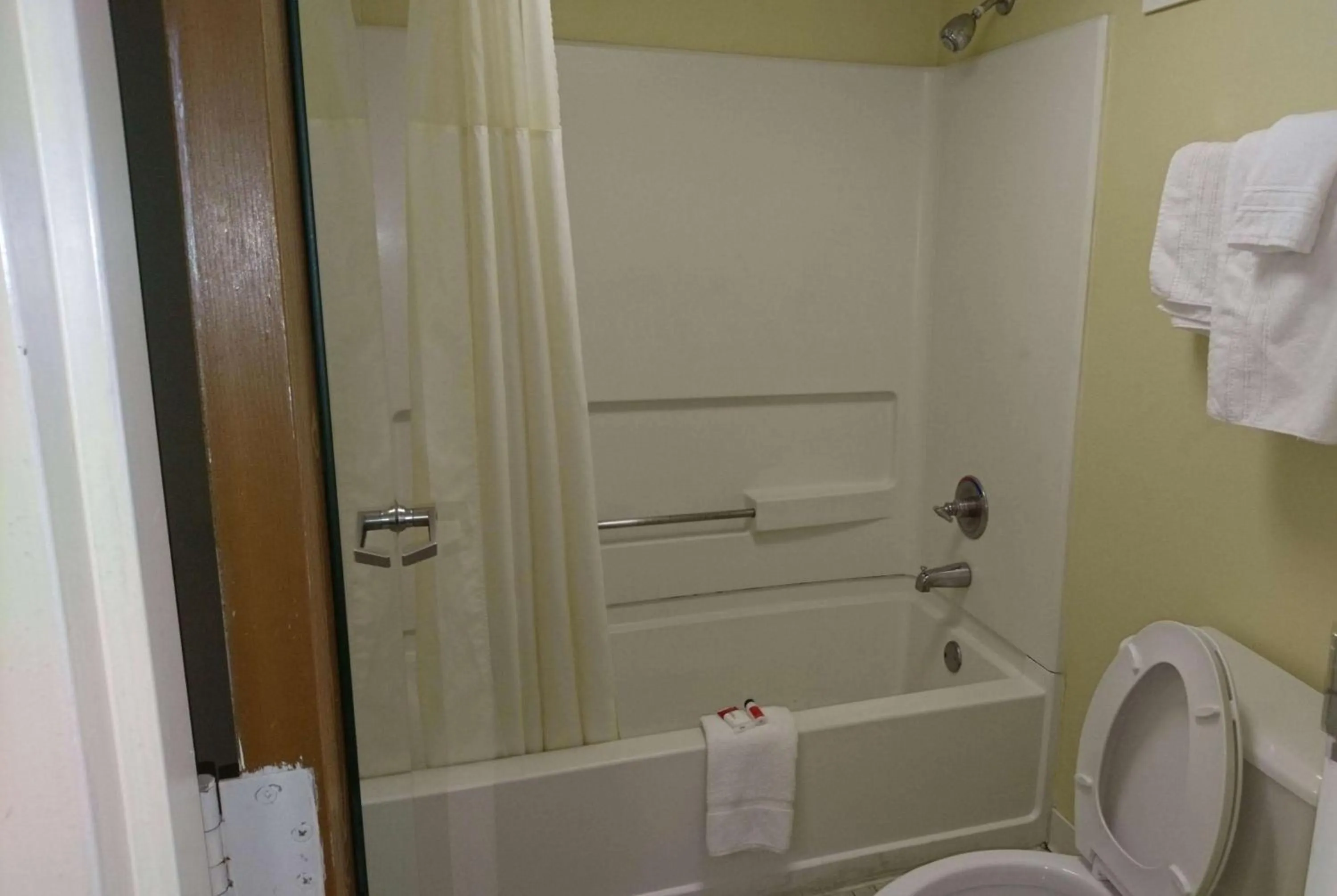 Photo of the whole room in Travelodge by Wyndham Knoxville East