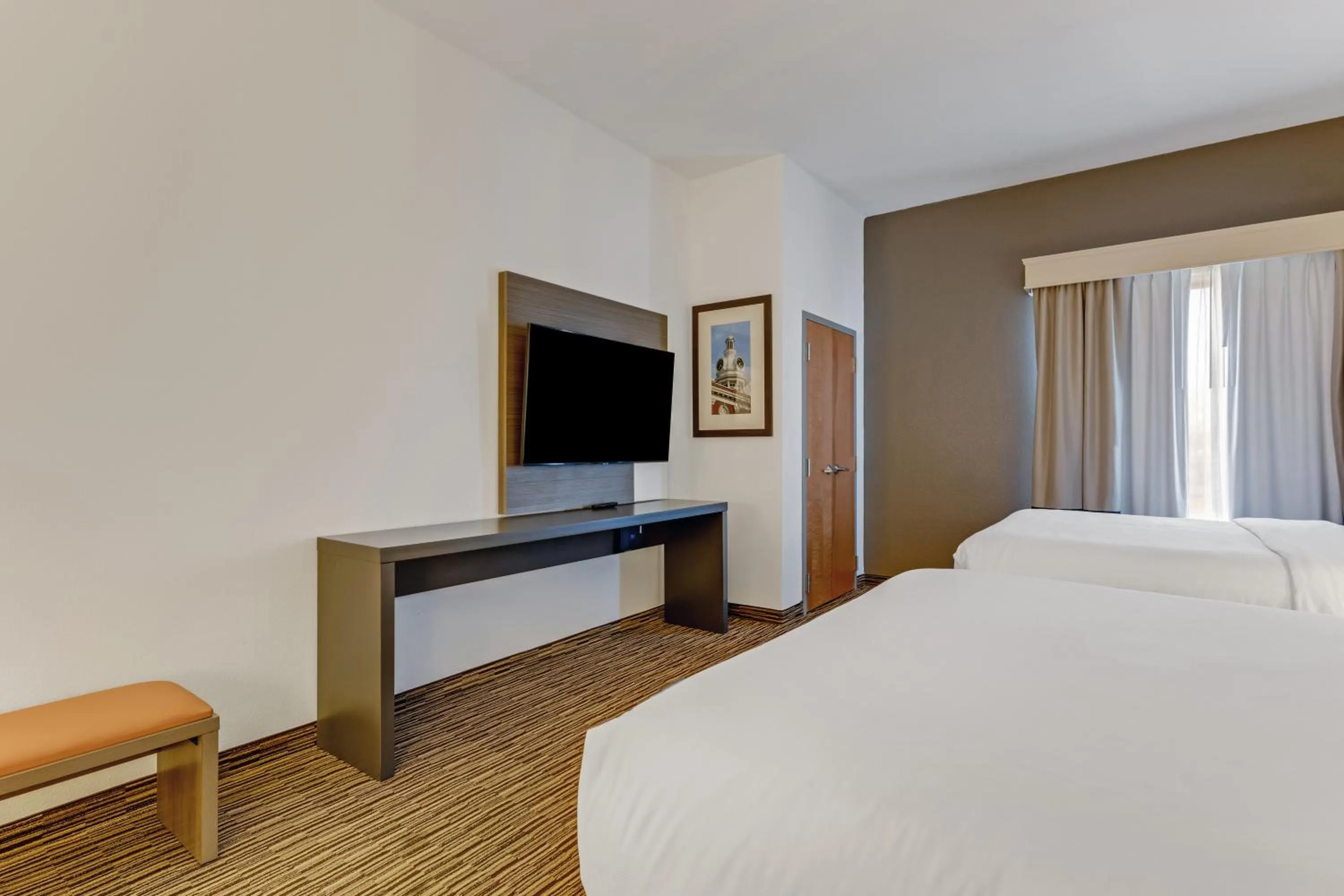 Bed in Comfort Suites Murfreesboro Shopping District