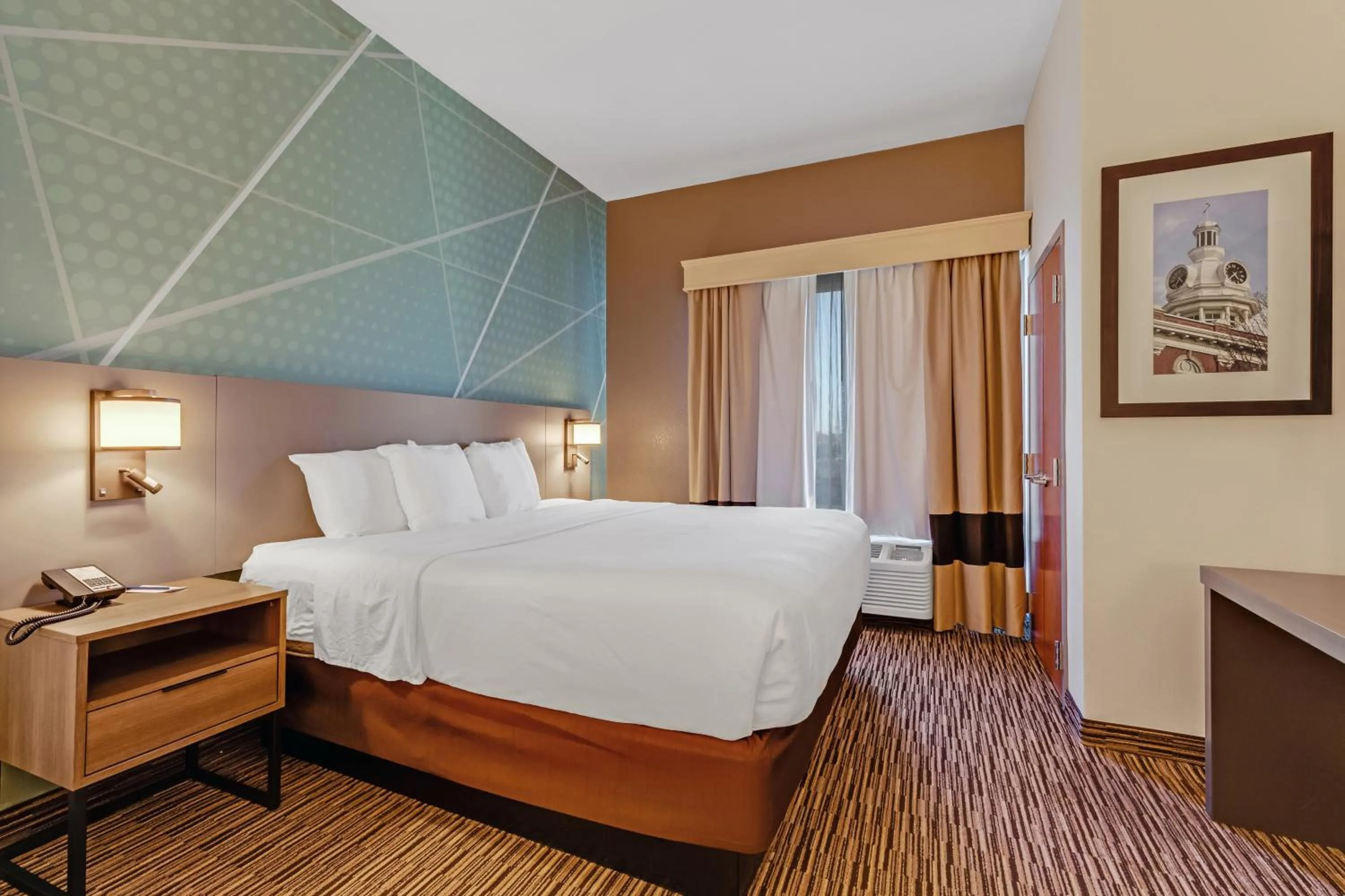 Bed in Comfort Suites Murfreesboro Shopping District