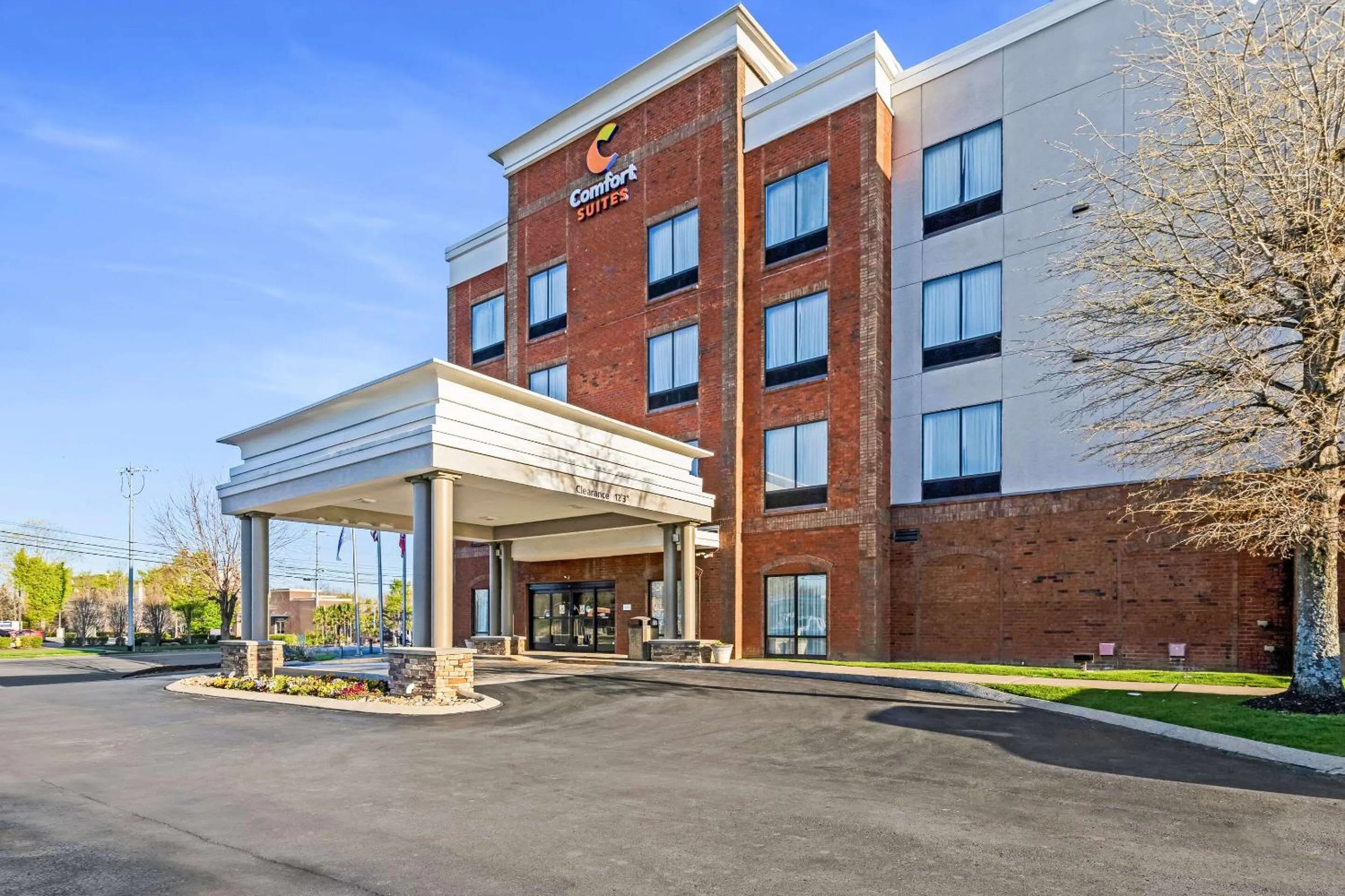 Property building in Comfort Suites Murfreesboro Shopping District