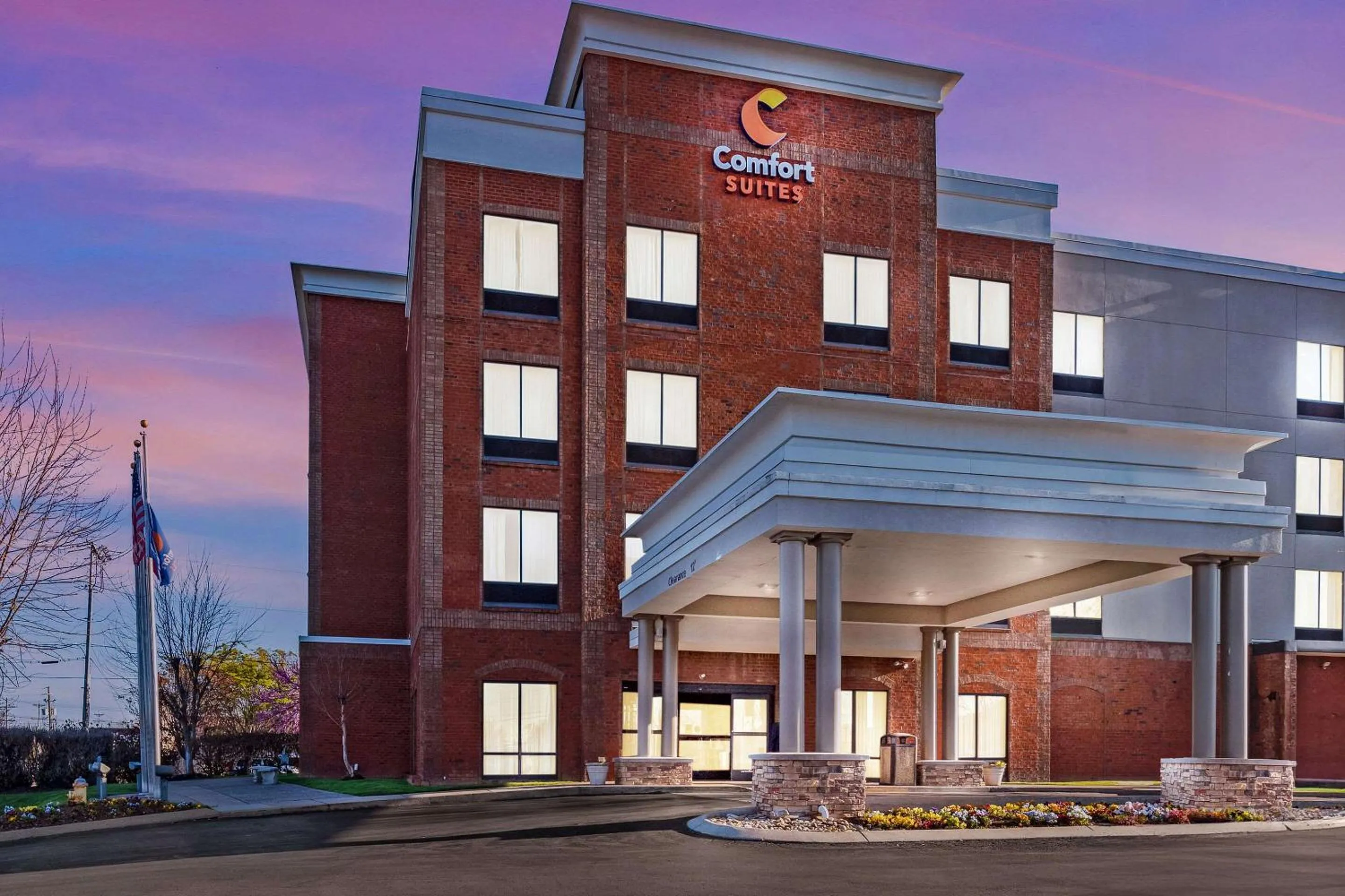 Property building in Comfort Suites Murfreesboro Shopping District