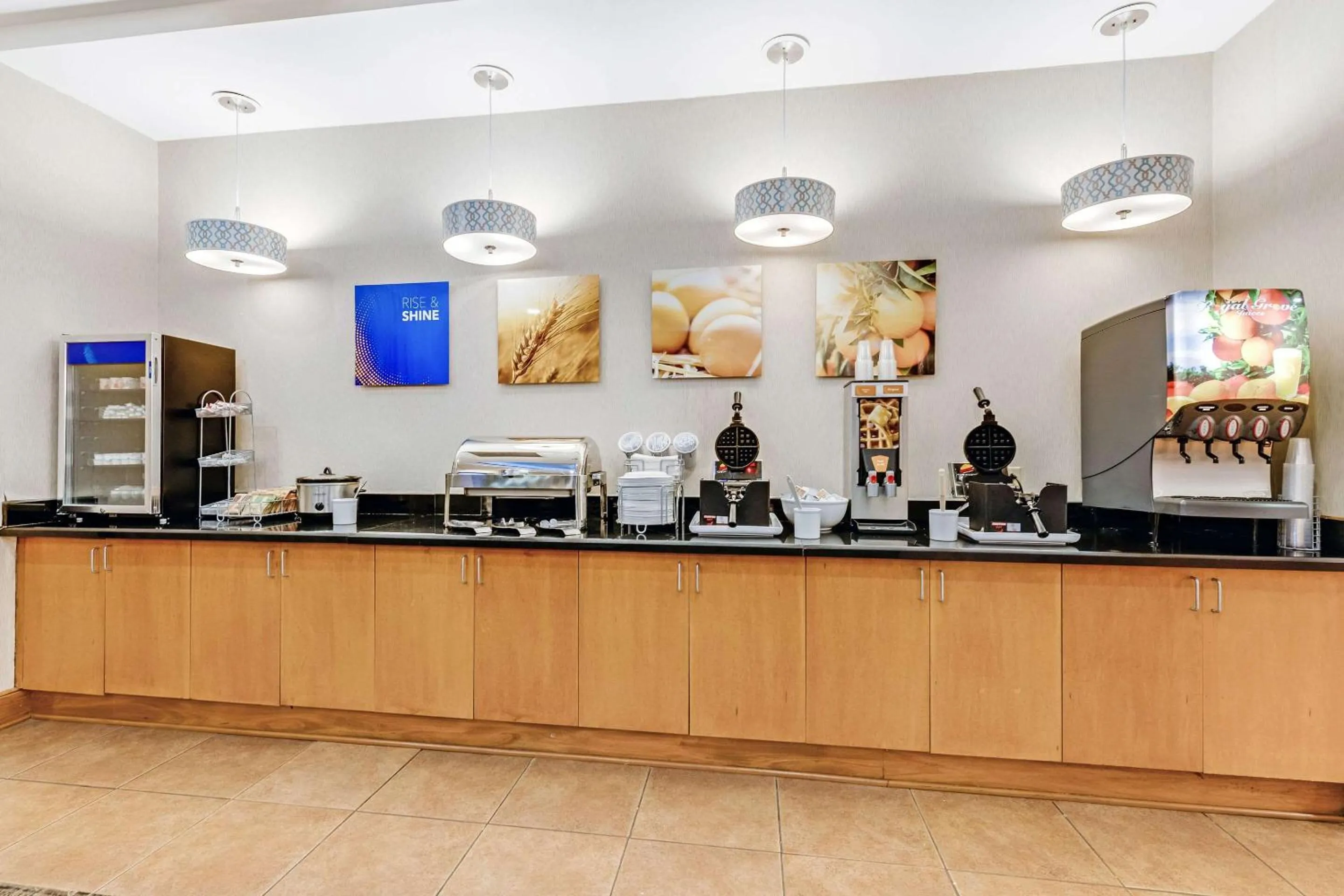 Breakfast in Comfort Suites Murfreesboro Shopping District