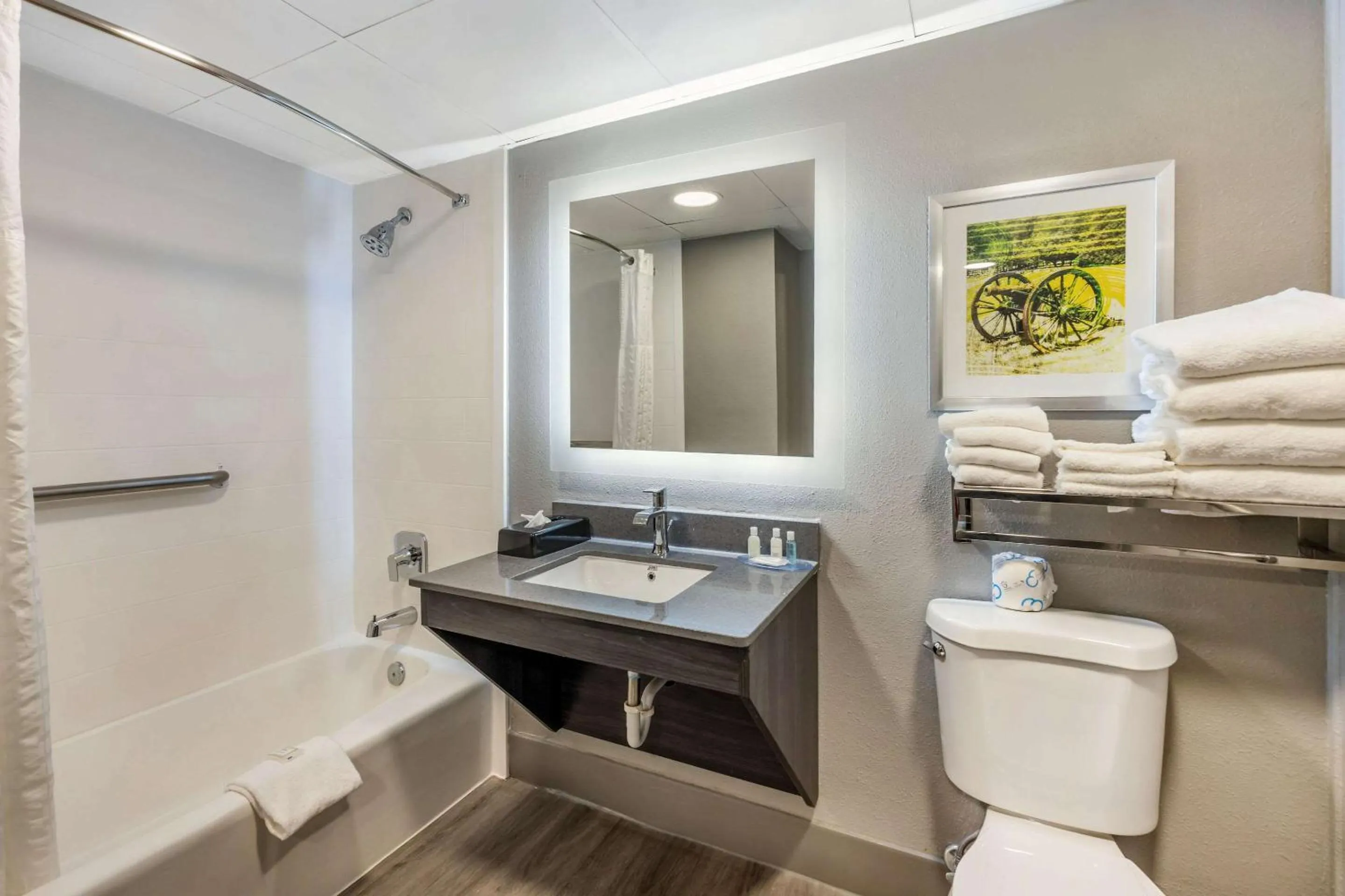 Bedroom in Clarion Inn Murfreesboro Old Fort Pkwy